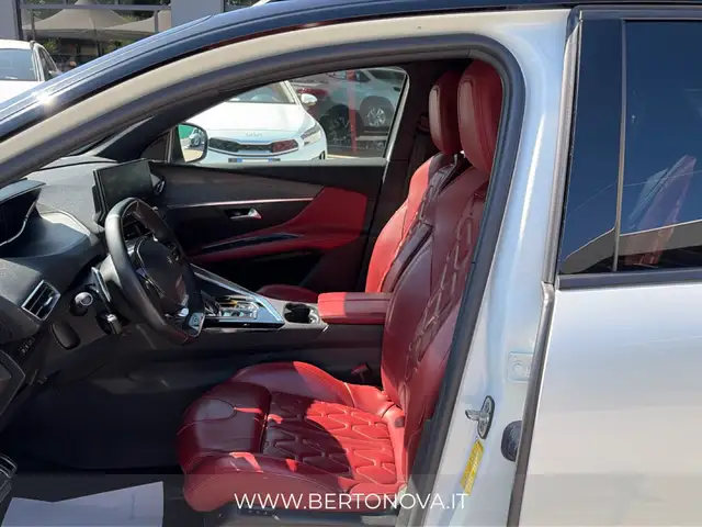 Peugeot 3008 view 12
