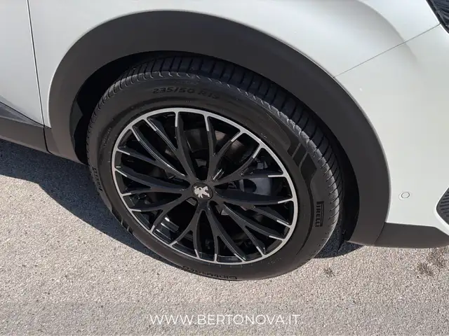 Peugeot 3008 view 9