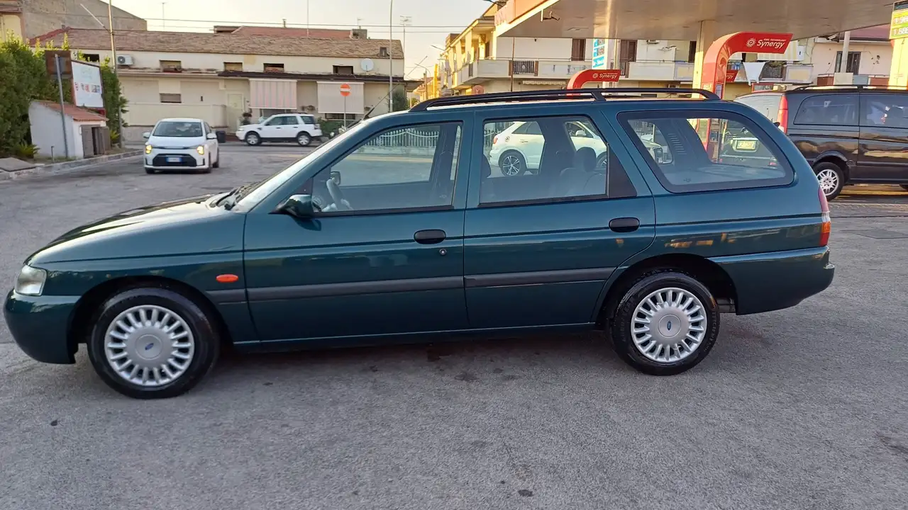 Ford Escort SW 1.8 td Ghia c/airbag, foto 2