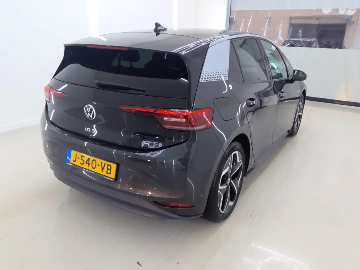 Volkswagen ID.3 204pk 58kWh 1ST Plus 91% SoH [ CARPLAY+CAMERA+STOE Grijs - 2