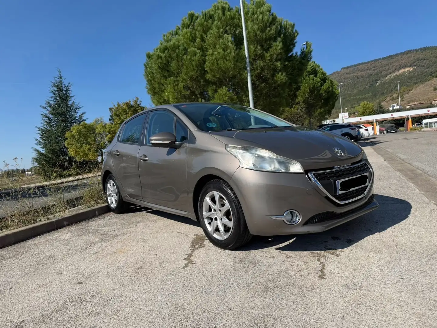 Peugeot 208 1.2 VTi Active Marrón - 1