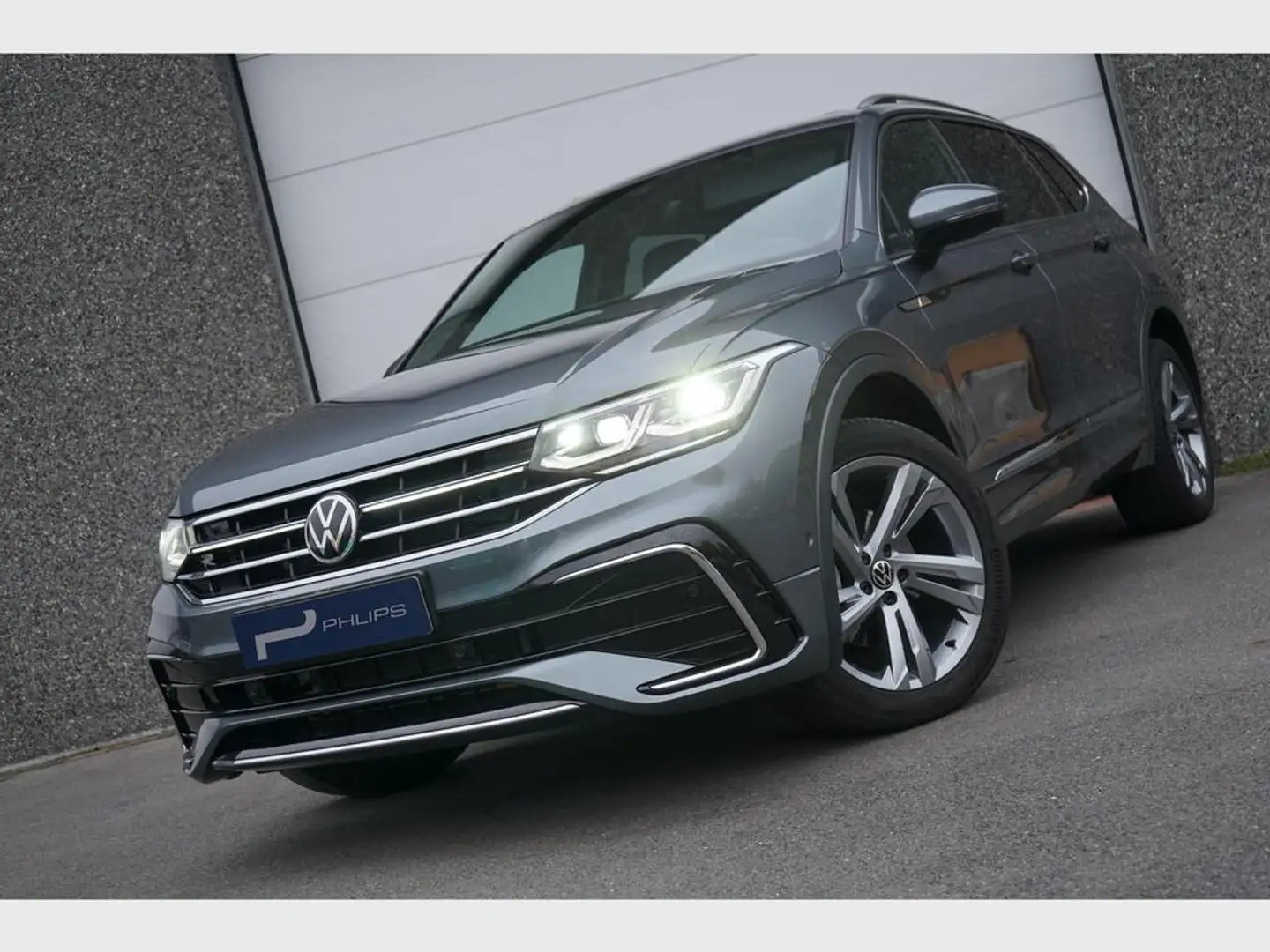 Volkswagen Tiguan Allspace R-Line Business Premium 1.5 TSI 150pk DSG PANO / LEDER / TREKHAAK Gris - 1