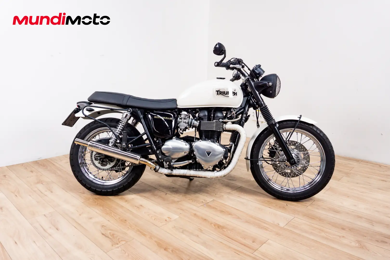 Triumph Bonneville T100 - 1