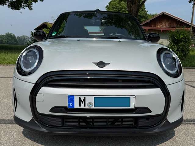 Imagine MINI Cooper Cabrio Aut. MINI Yours Trim