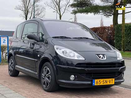 Peugeot 1007 Gentry 1.4 * HANDIGE SCHUIFDEUREN + NWE APK ! **