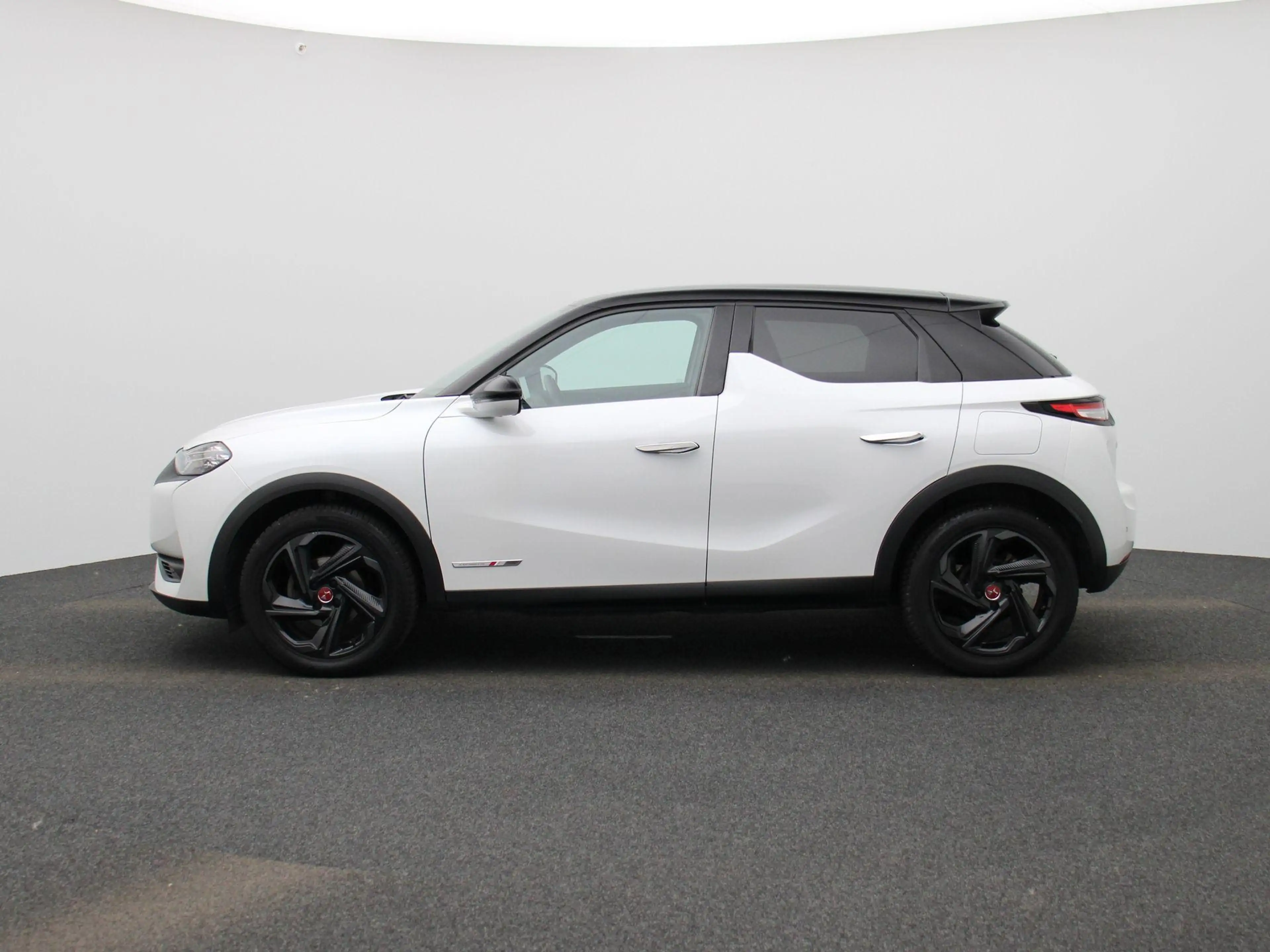 DS Automobiles DS 3 Crossback PureTech 130 Automatic PERFORMANCE Line — photo 4