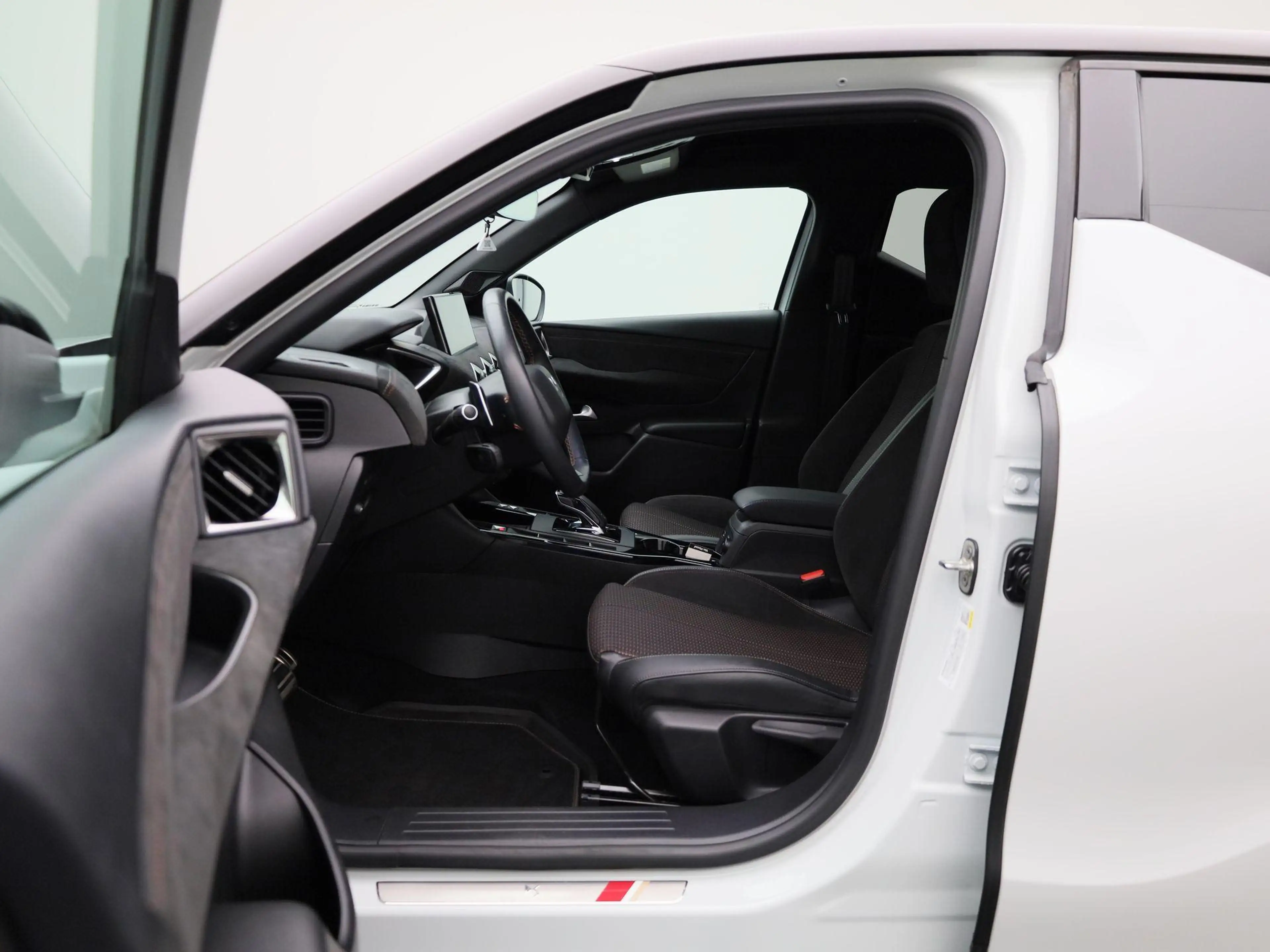 DS Automobiles DS 3 Crossback PureTech 130 Automatic PERFORMANCE Line — photo 9