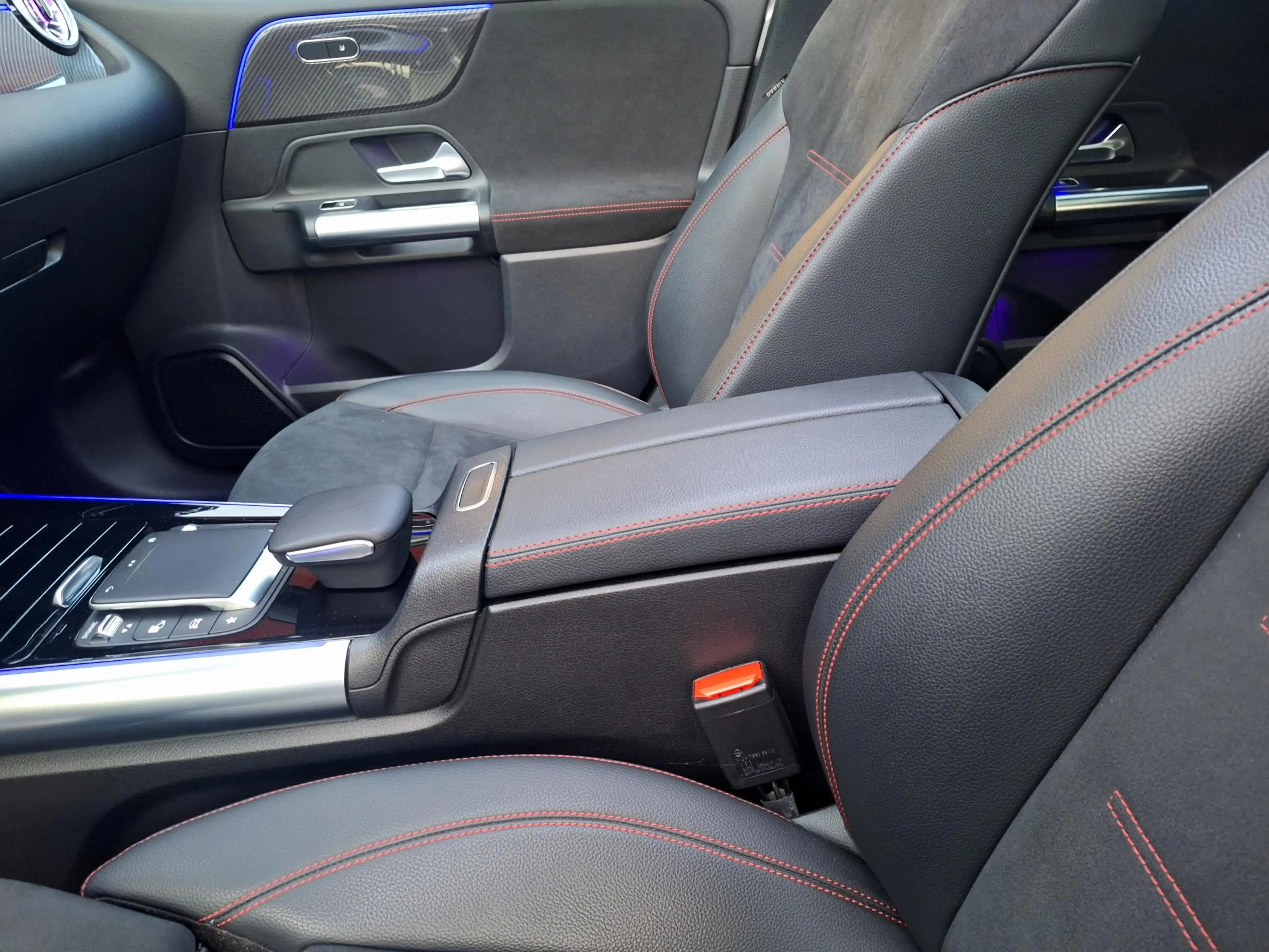 Mercedes-Benz B 250 e Business Solution AMG Limited | Pano | AMG pack — photo 21