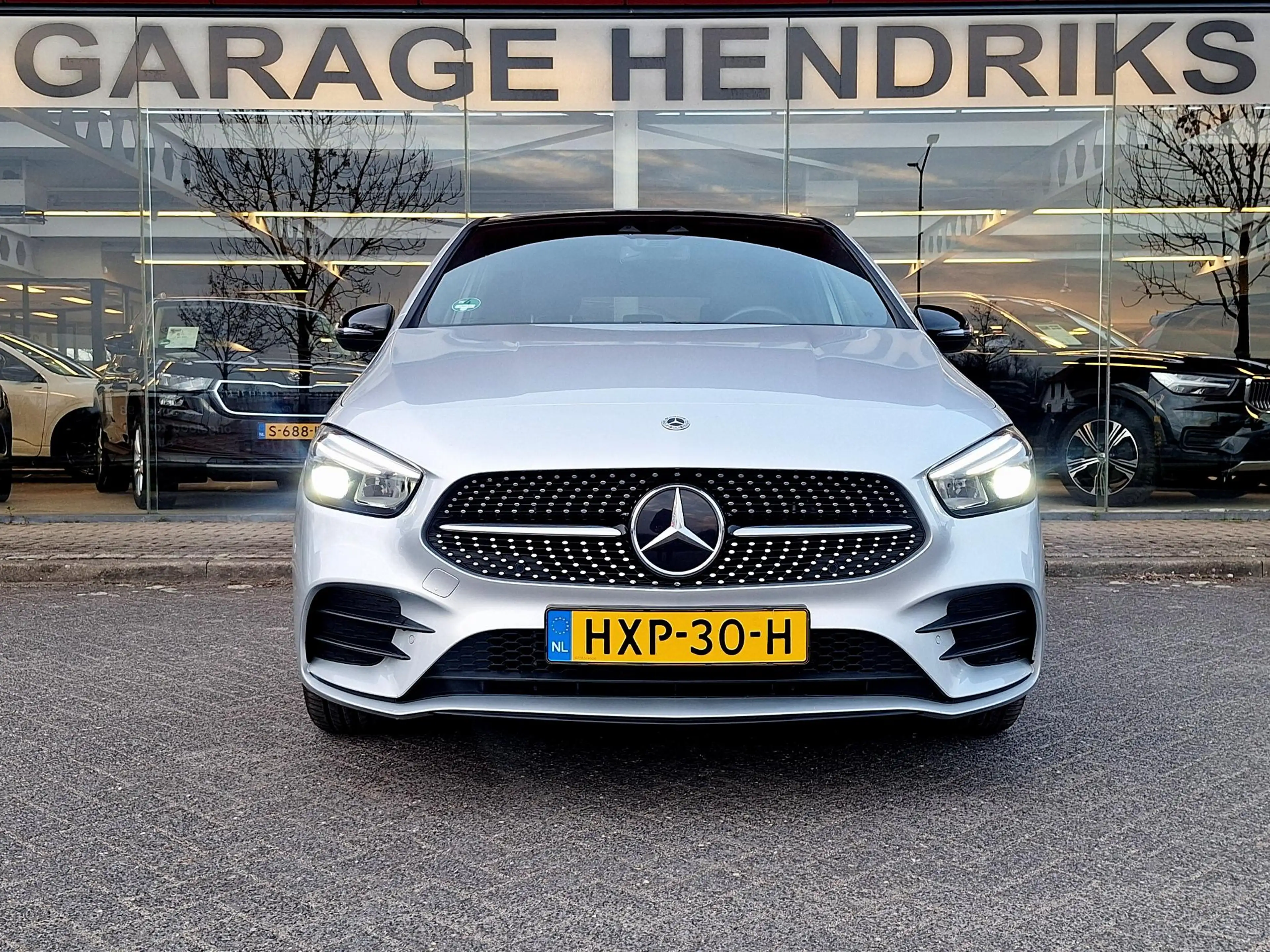 Mercedes-Benz B 250 e Business Solution AMG Limited | Pano | AMG pack — photo 8