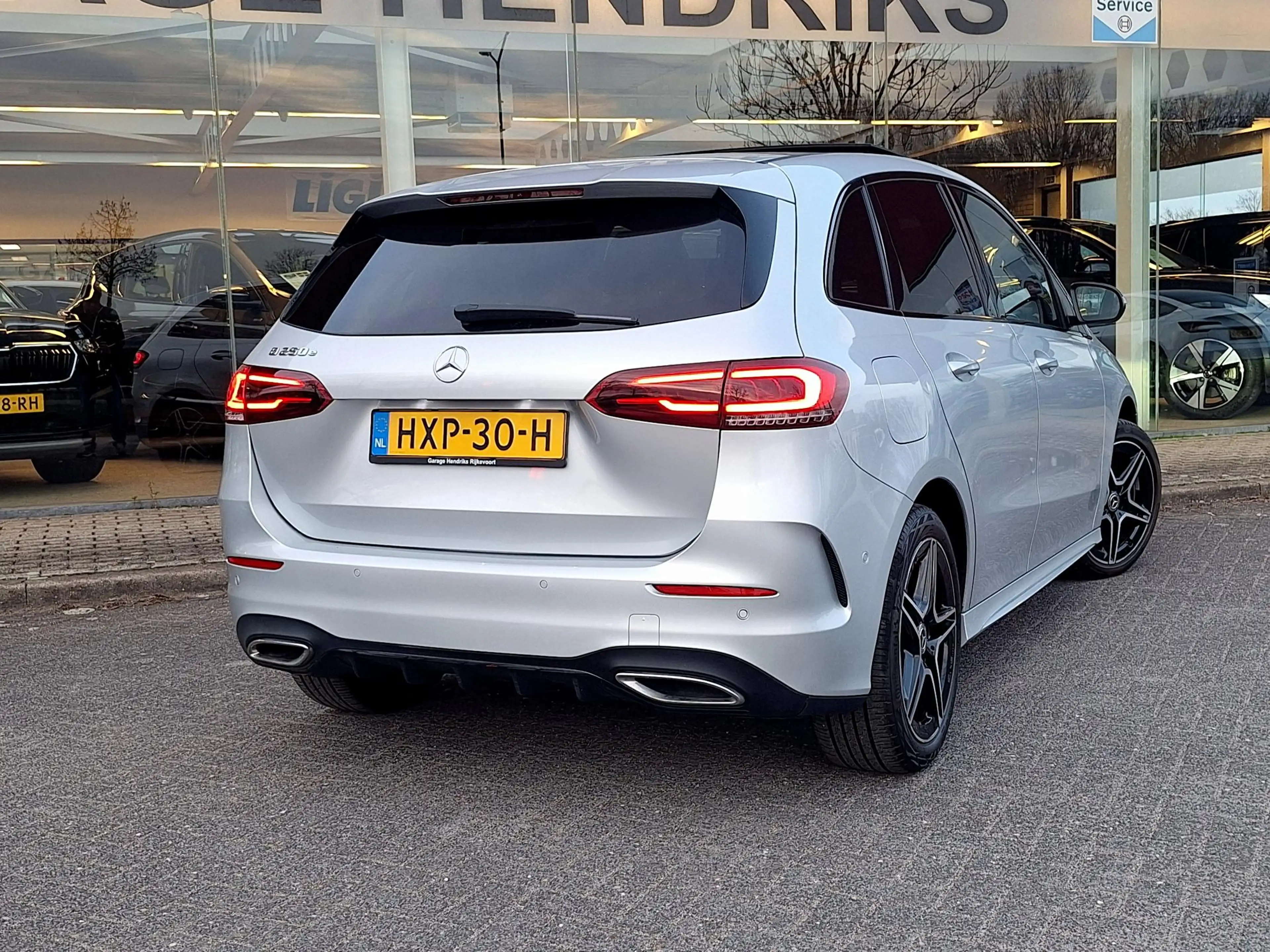 Mercedes-Benz B 250 e Business Solution AMG Limited | Pano | AMG pack — photo 12