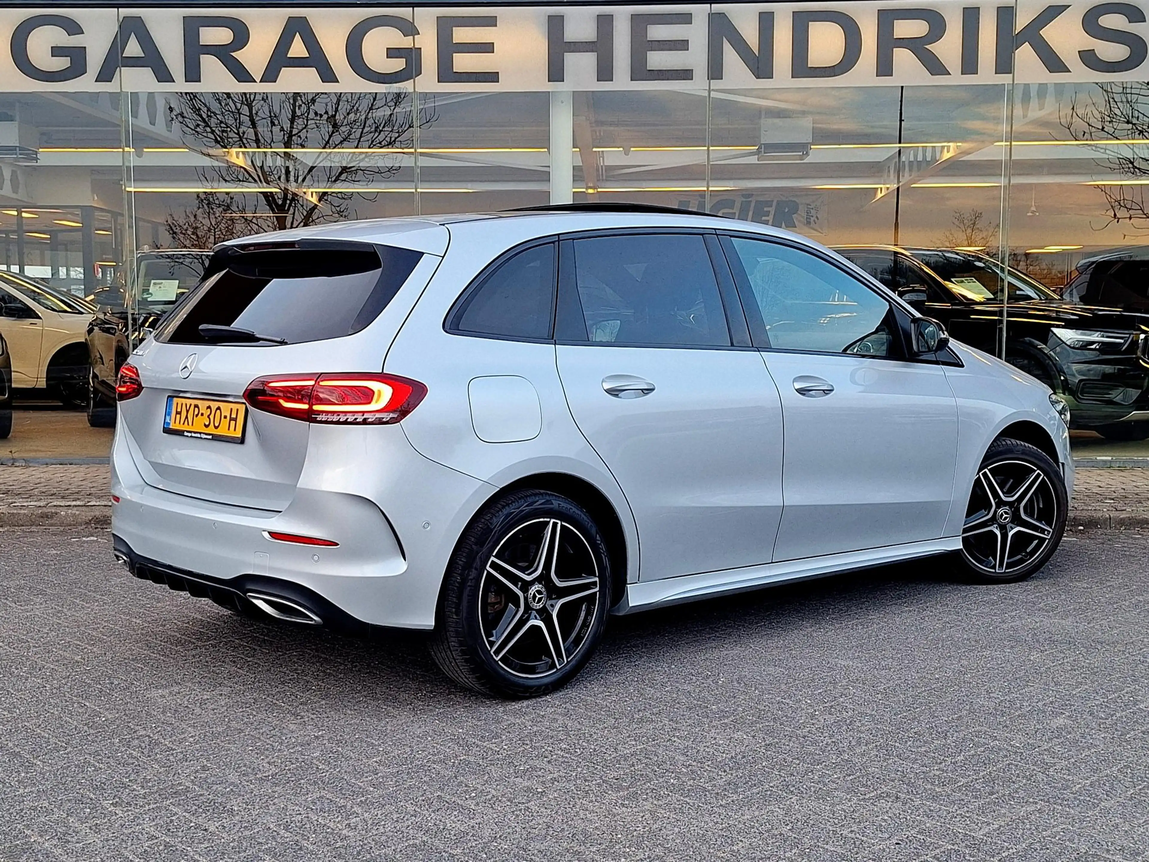 Mercedes-Benz B 250 e Business Solution AMG Limited | Pano | AMG pack — photo 11