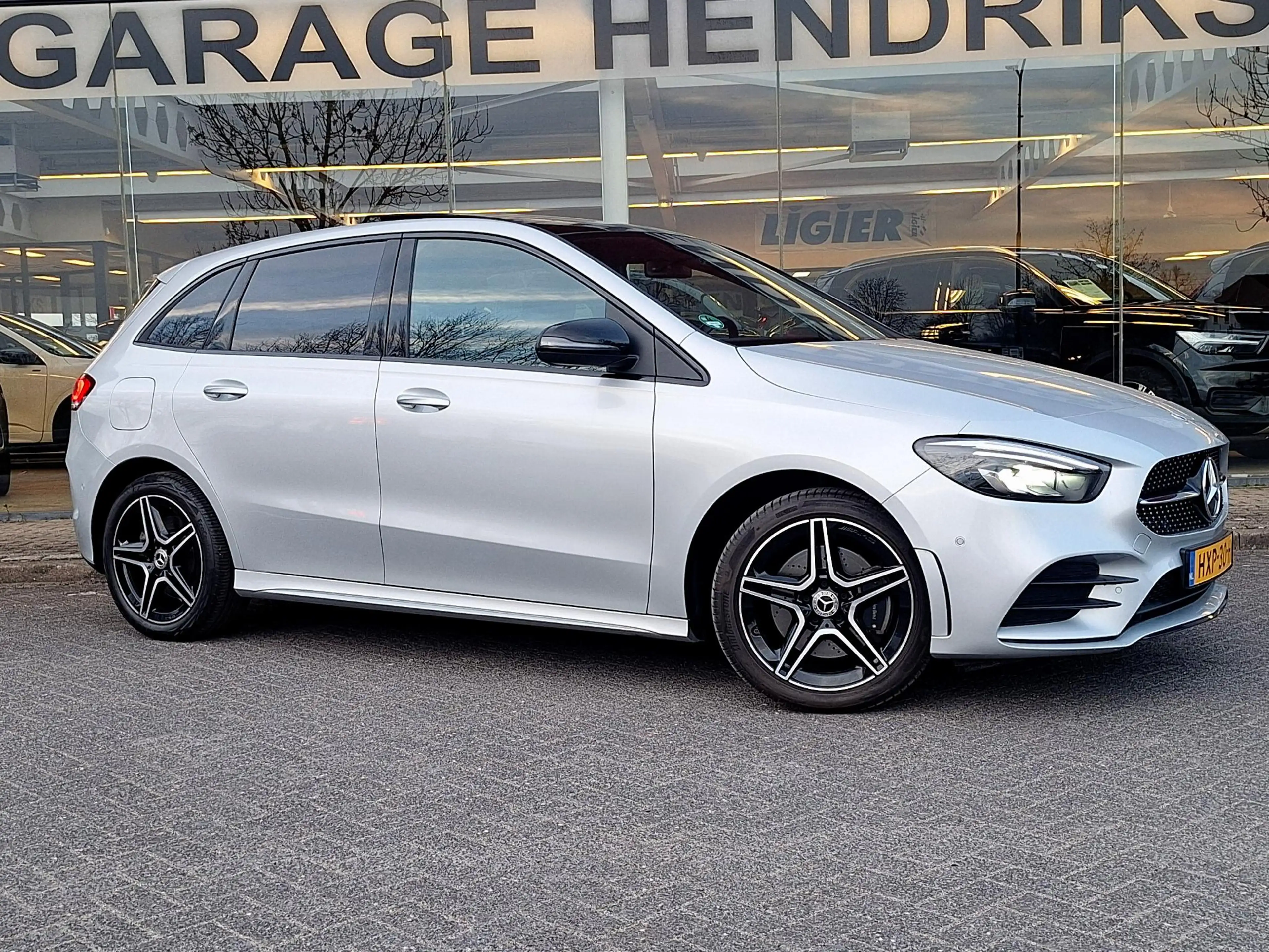 Mercedes-Benz B 250 e Business Solution AMG Limited | Pano | AMG pack — photo 10