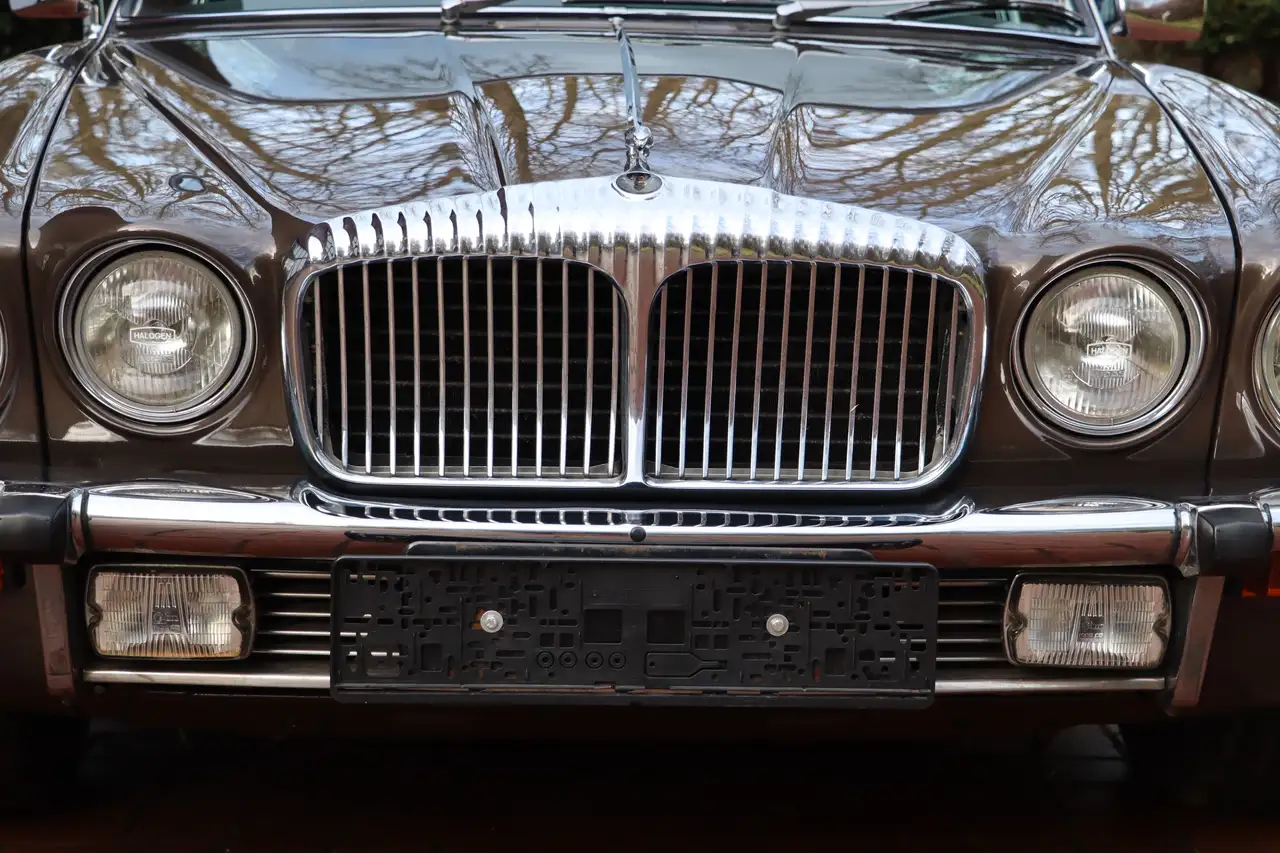 Daimler Double Six Vanden Plas, foto 5