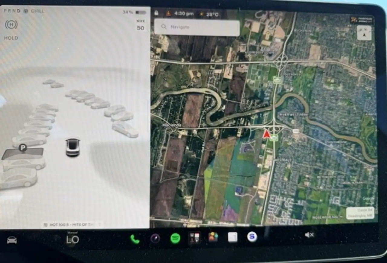 Tesla Model 3 снимка Tesla Model 3