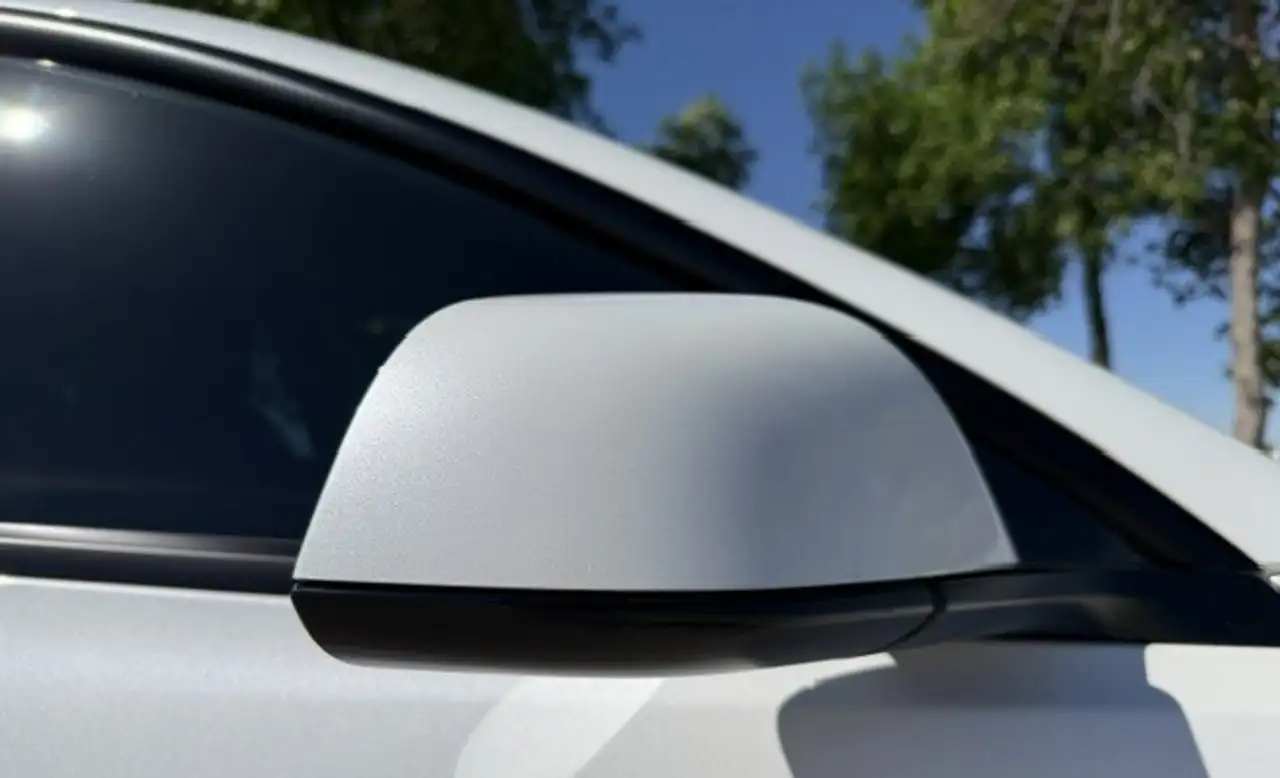 Tesla Model 3 снимка Tesla Model 3