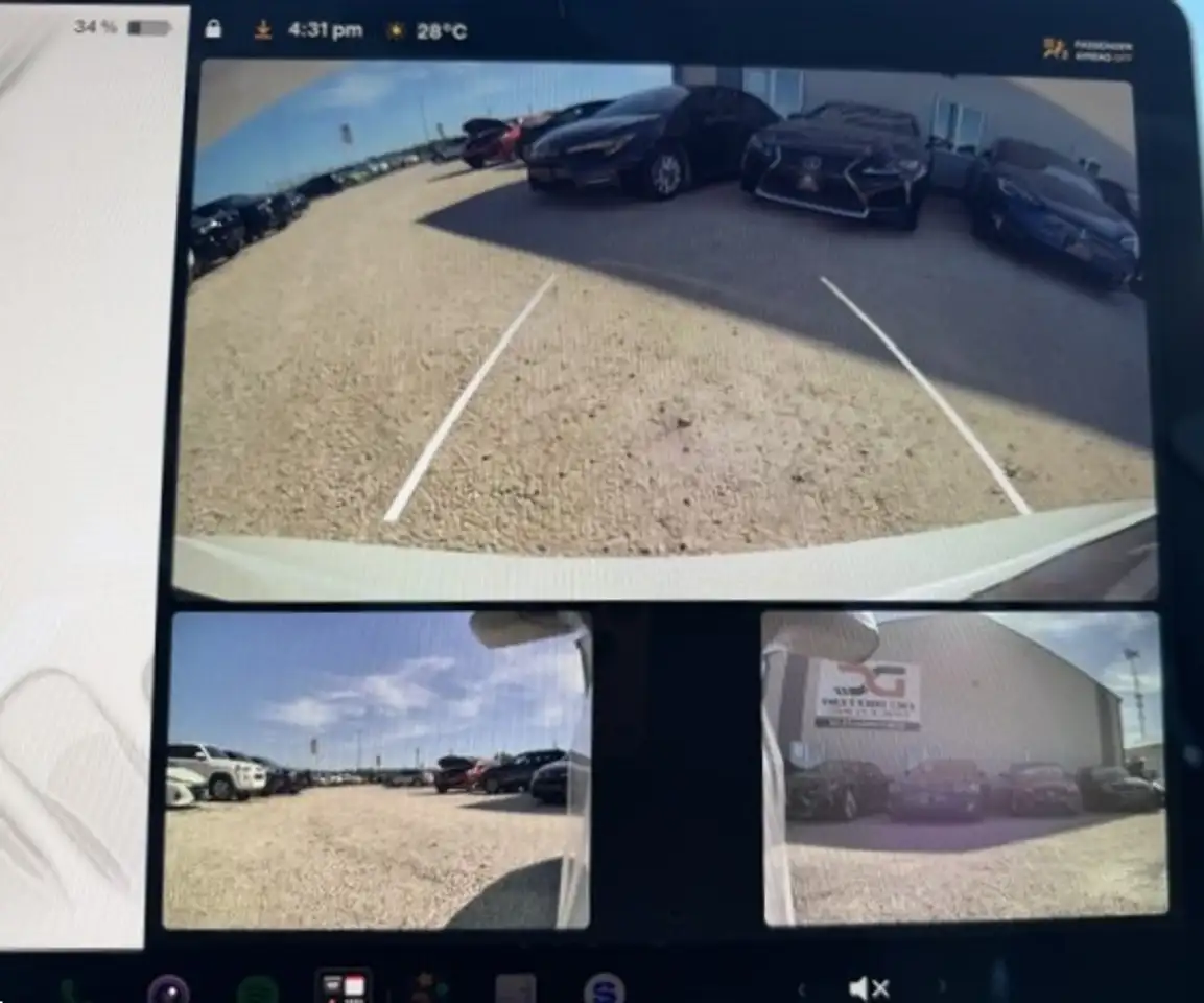 Tesla Model 3 снимка Tesla Model 3