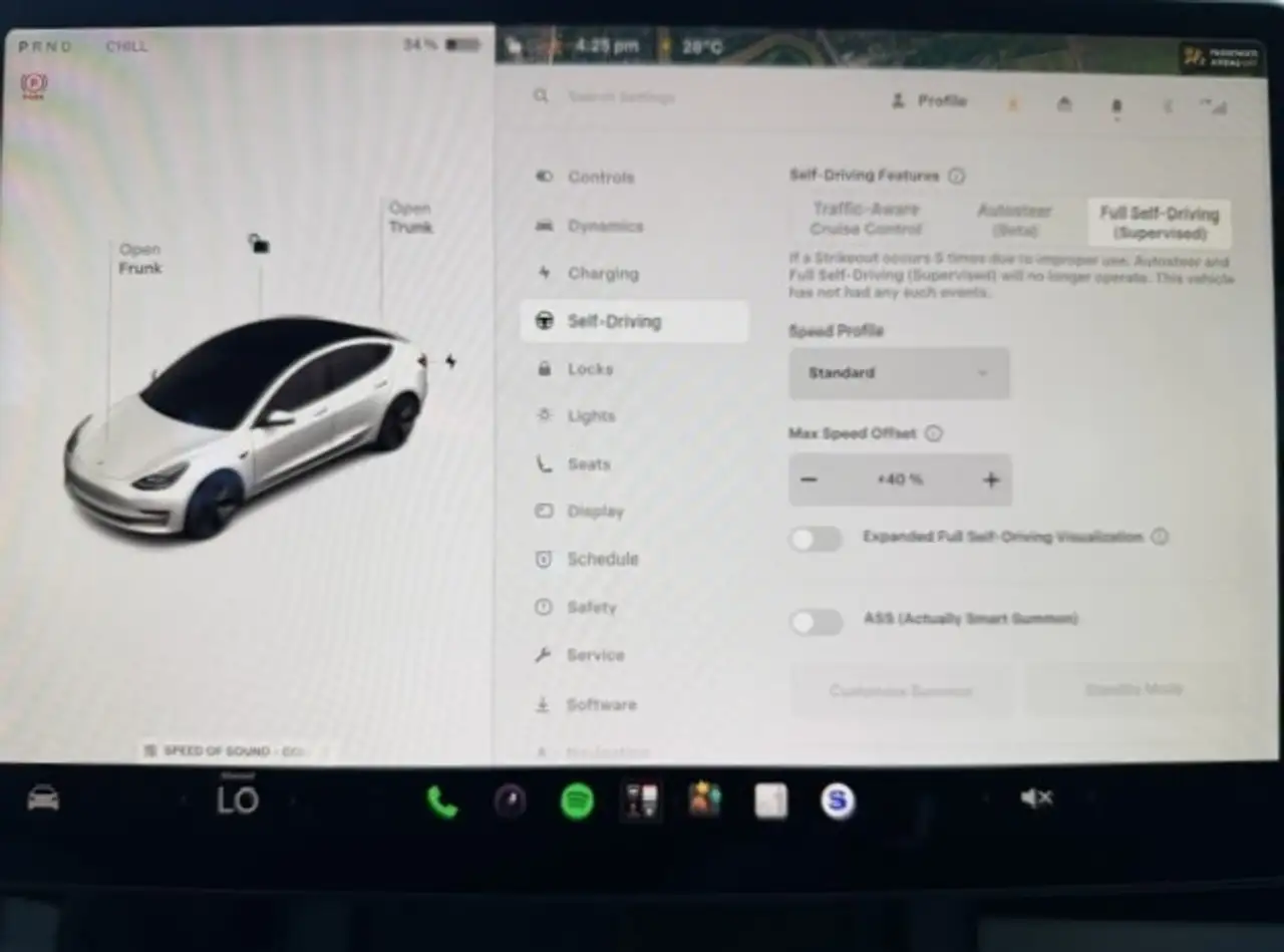 Tesla Model 3 снимка Tesla Model 3