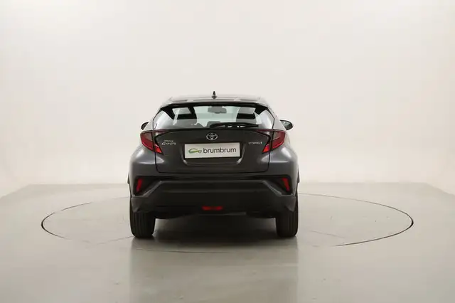 Toyota C-HR view 4