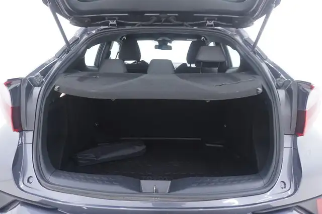 Toyota C-HR view 14