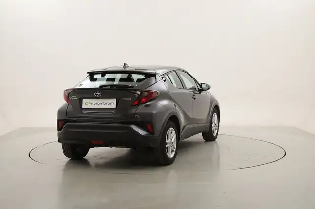 Toyota C-HR view 5