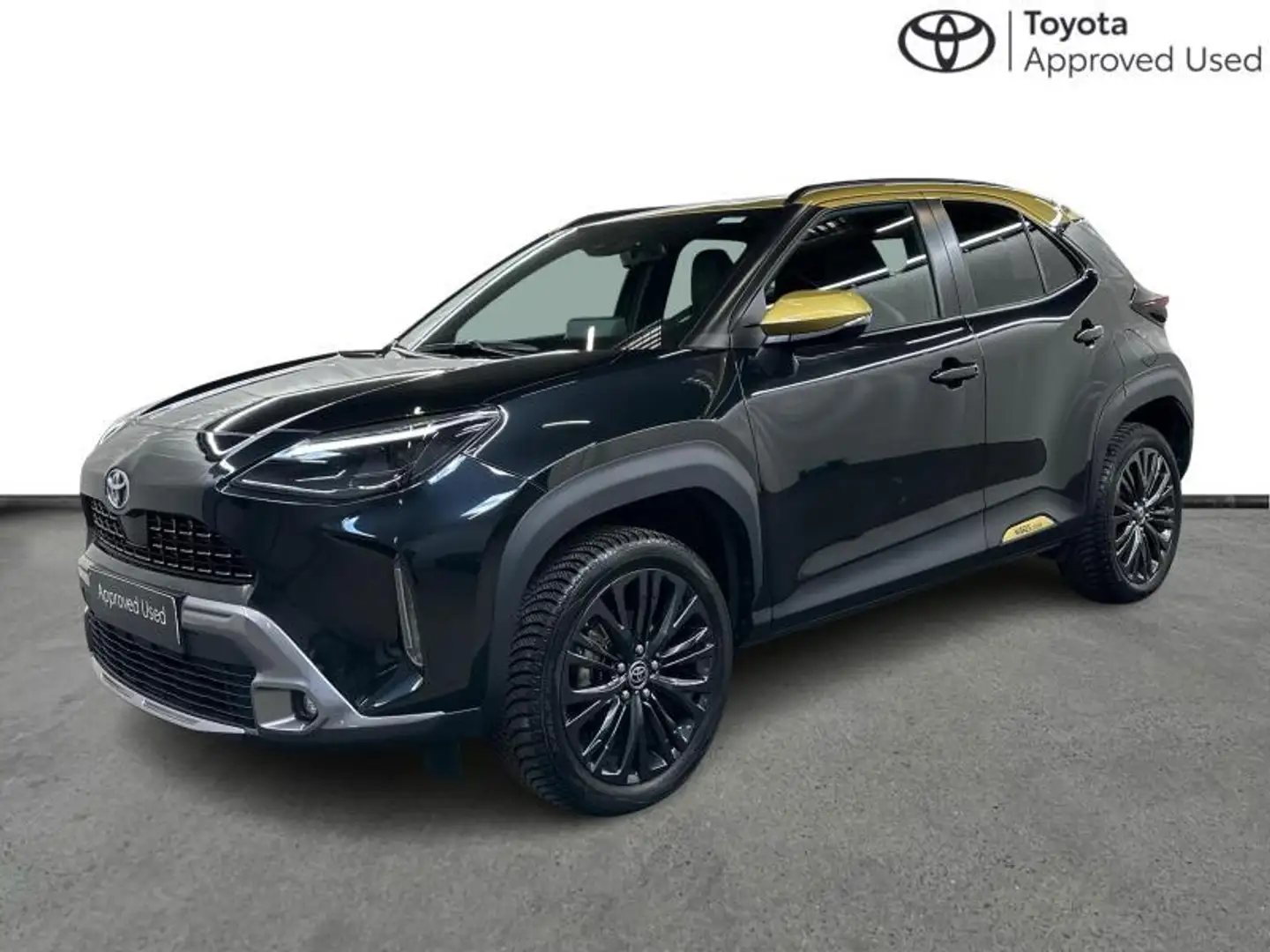 Toyota Yaris Cross Adventure AWD Zwart - 1