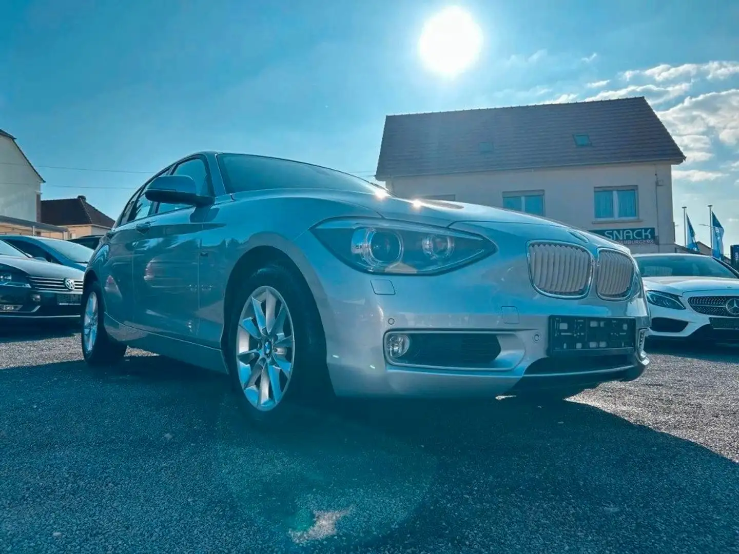 BMW 120 d AUT + KAMERA + SCHIEBED + XEN + SHZ Silber - 2