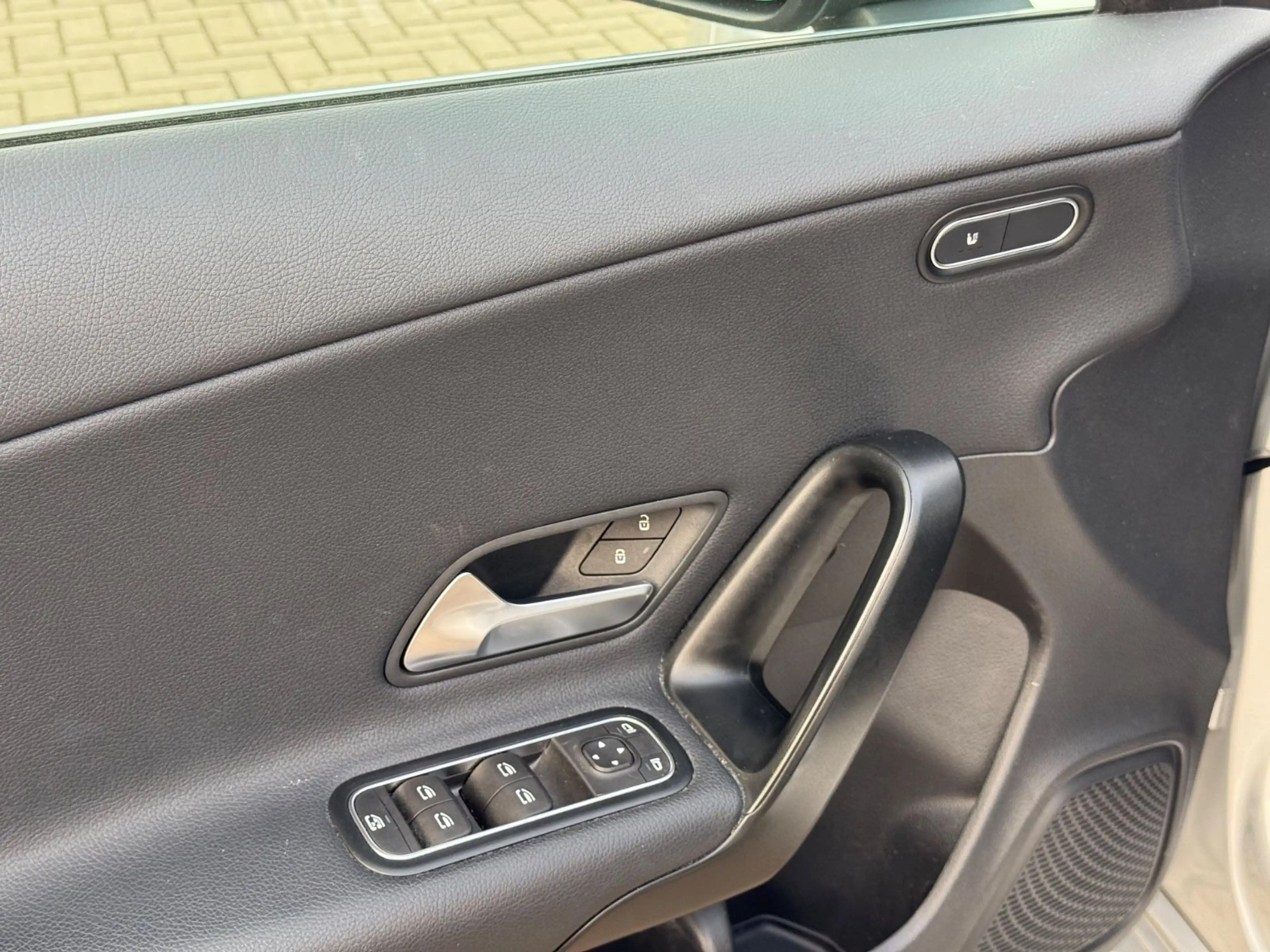 Mercedes-Benz CLA 200 *AUTOMATIK*NAVI*LED* — photo 15