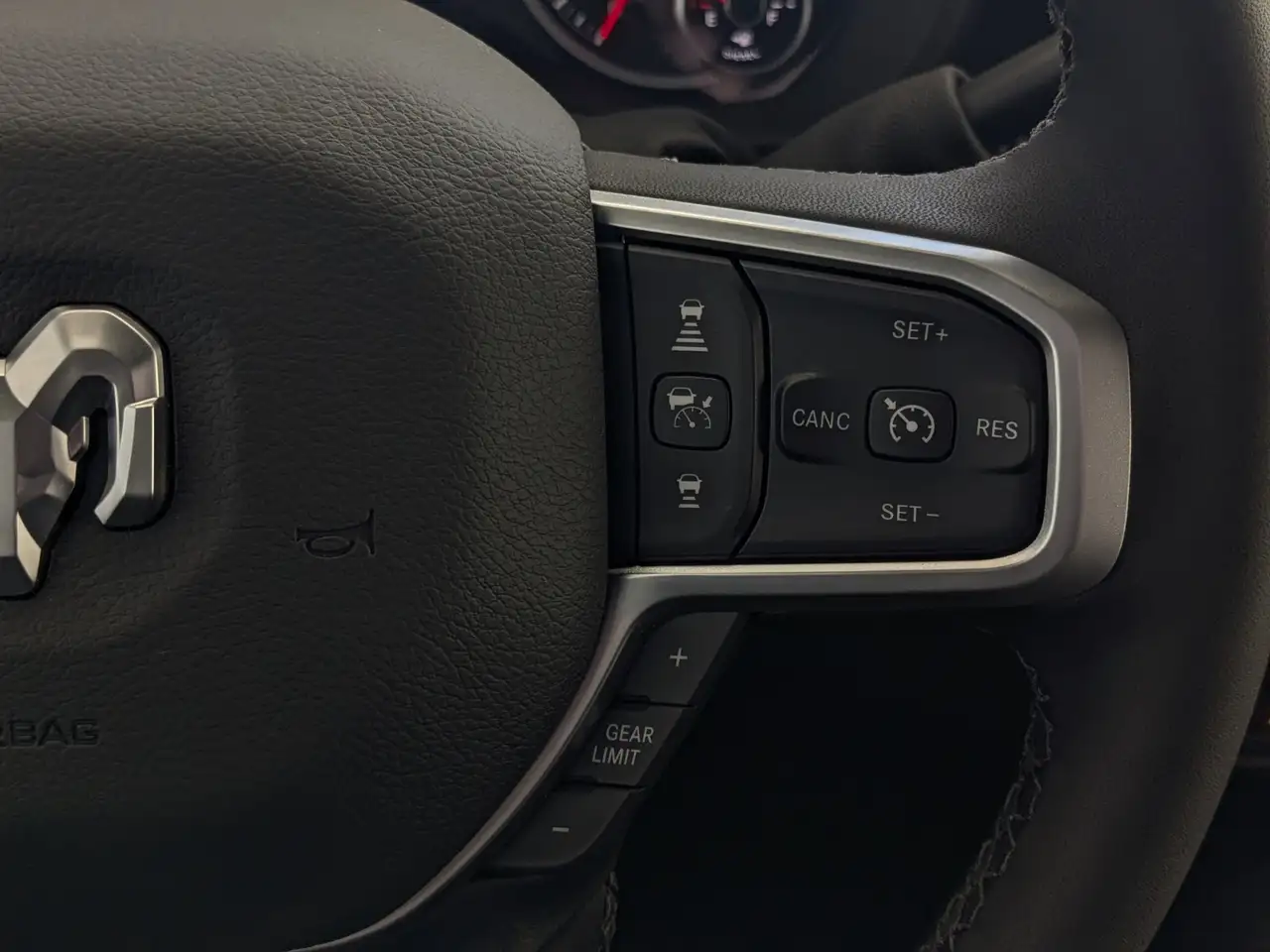 RAM 3500 снимка RAM 3500