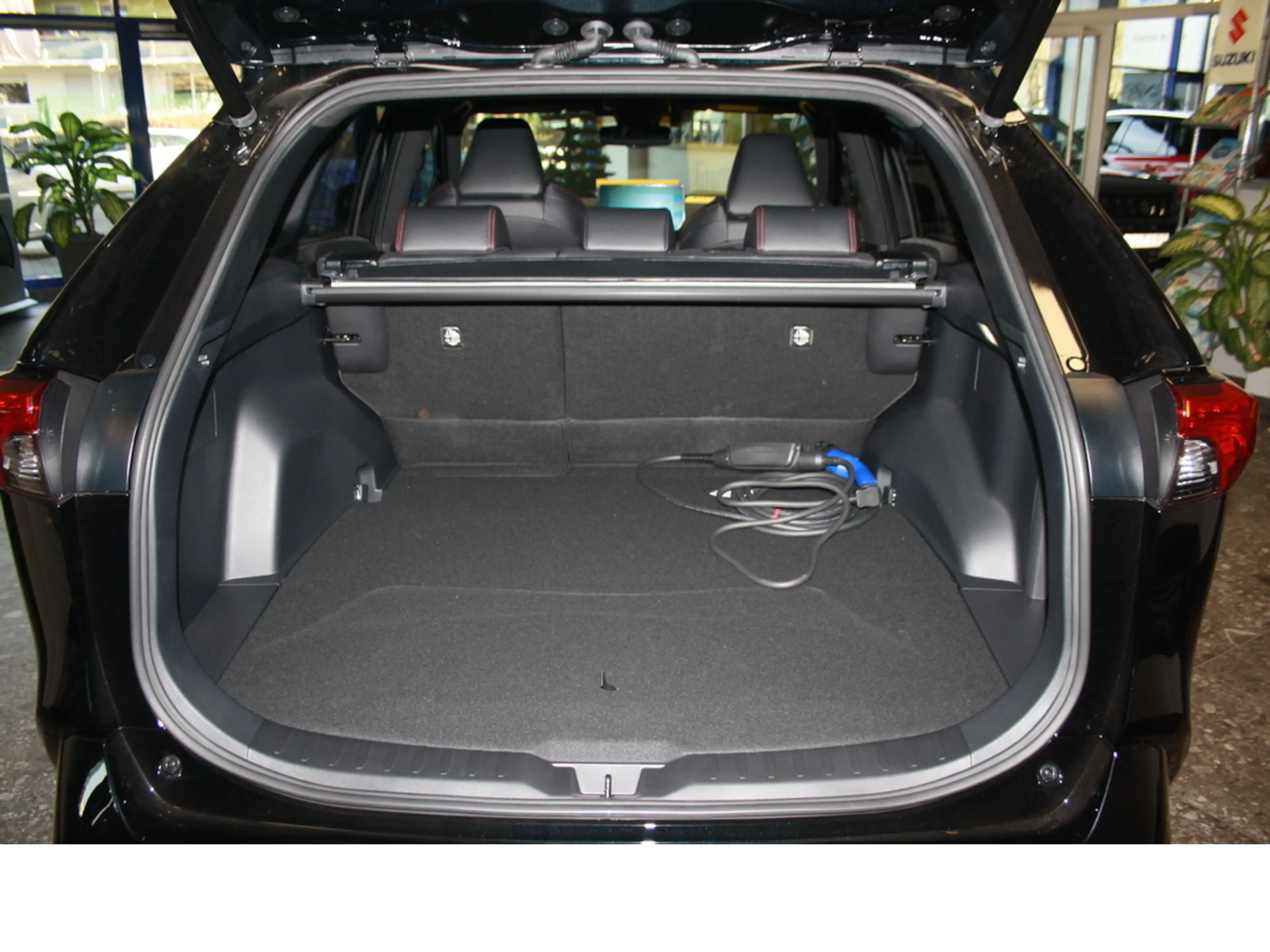 Suzuki Across 2.5 Plug-In Hybrid Comfort+ E-Four — photo 9