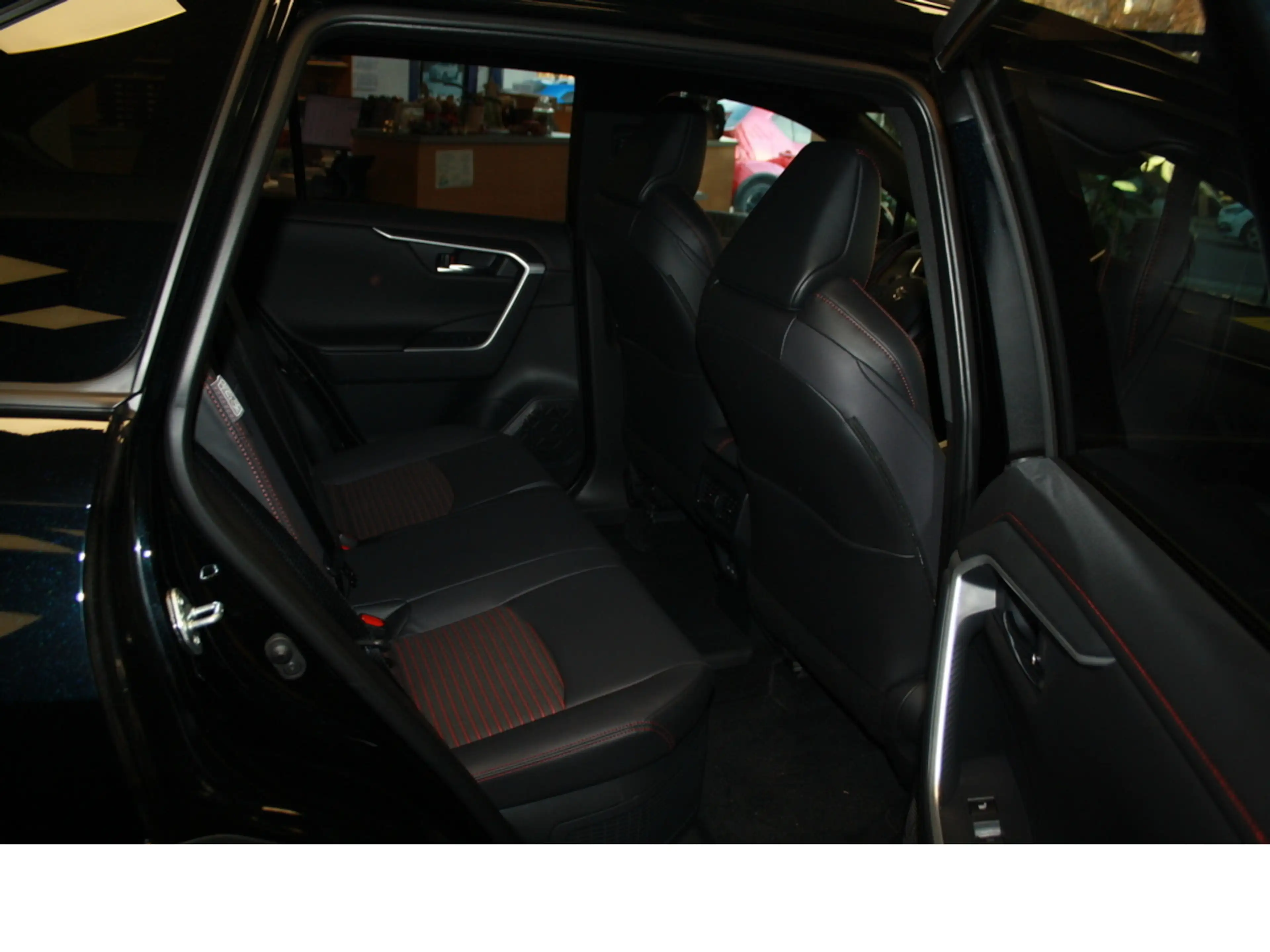 Suzuki Across 2.5 Plug-In Hybrid Comfort+ E-Four — photo 10