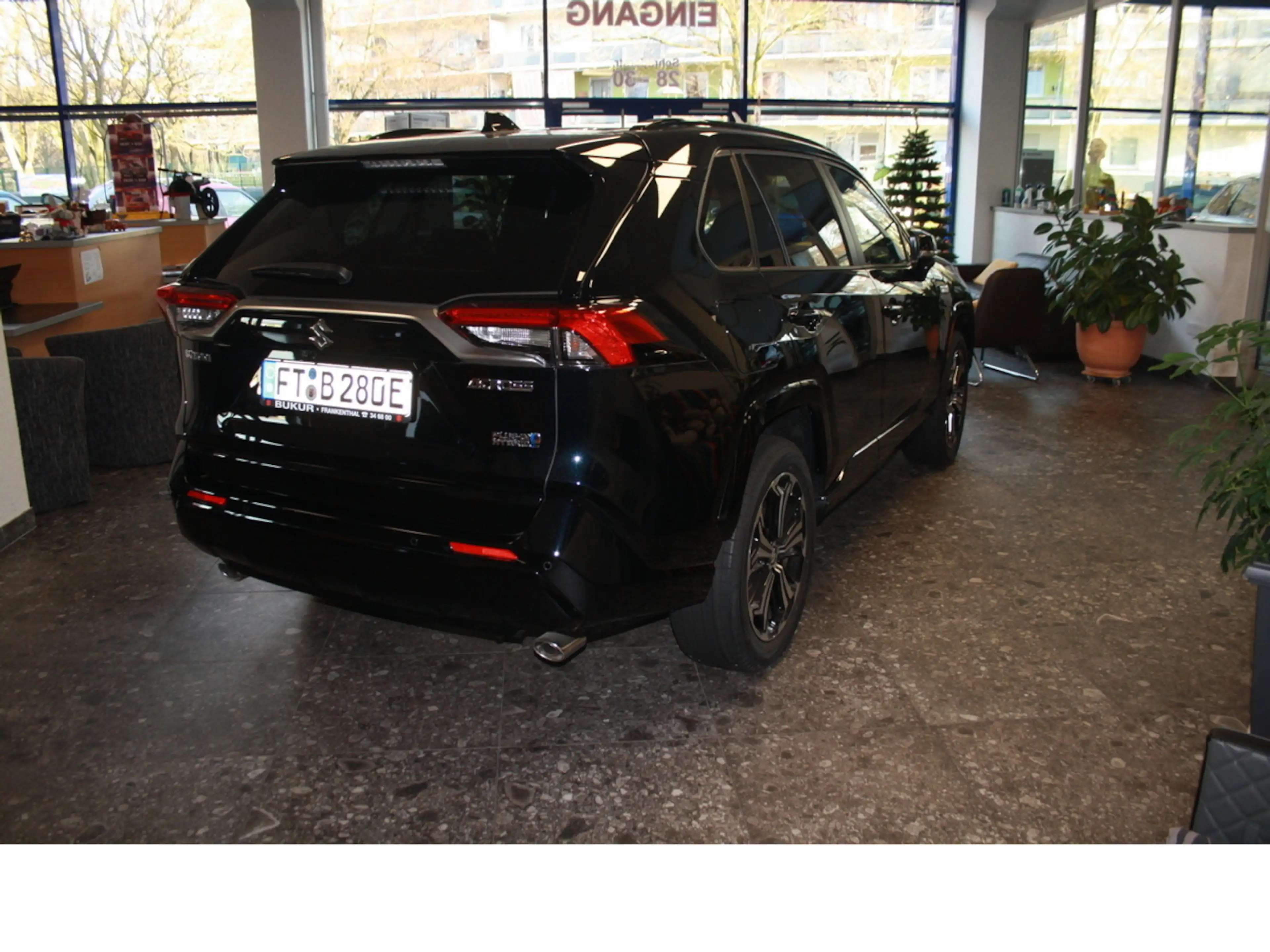 Suzuki Across 2.5 Plug-In Hybrid Comfort+ E-Four — photo 5