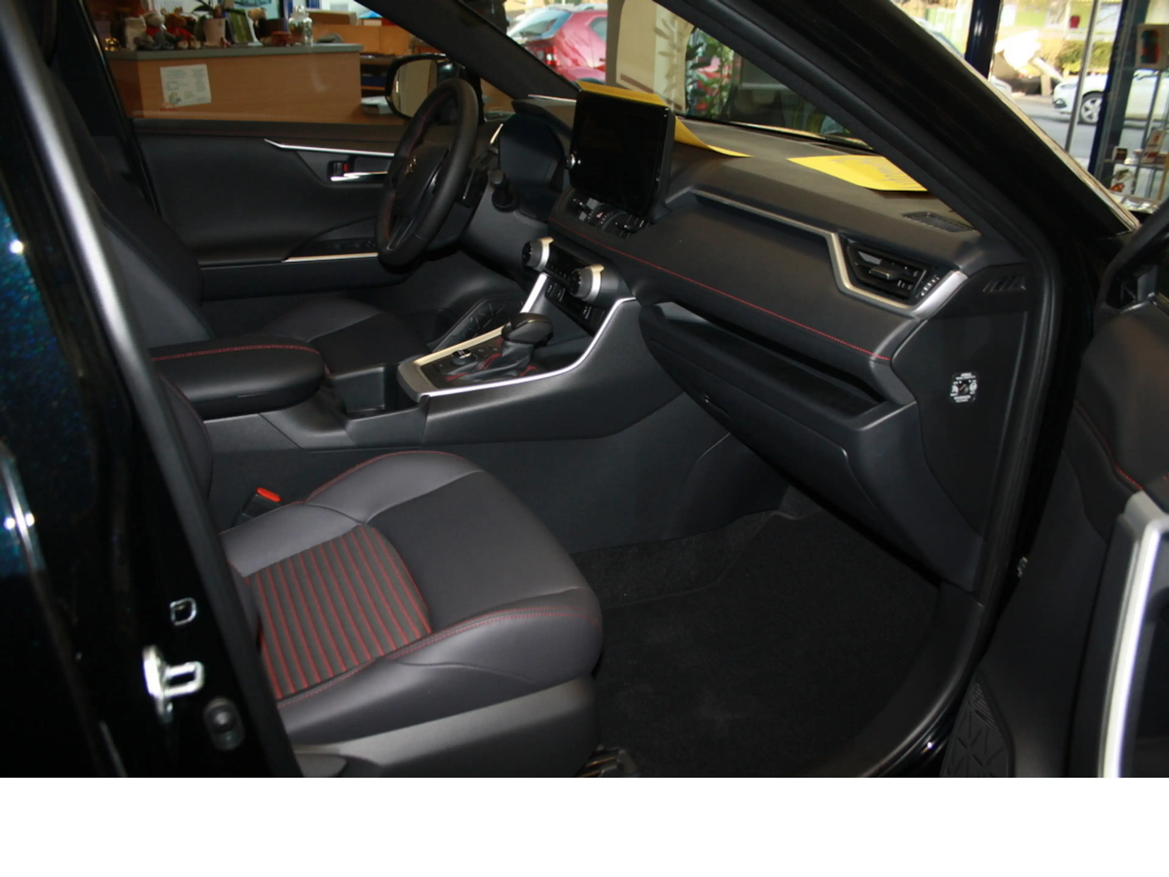 Suzuki Across 2.5 Plug-In Hybrid Comfort+ E-Four — photo 11