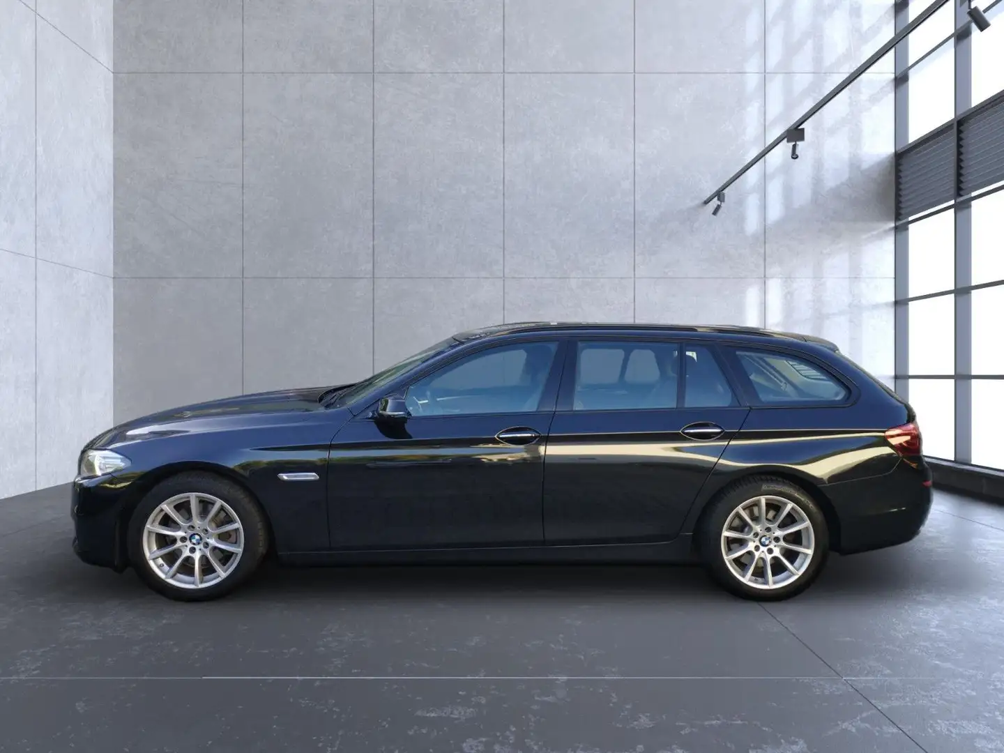 BMW 520 d Touring*Leder*AHK Noir - 2