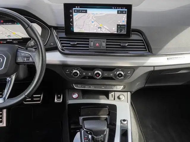 Audi SQ5 view 14
