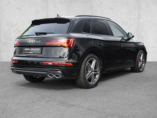 Audi SQ5 view 4