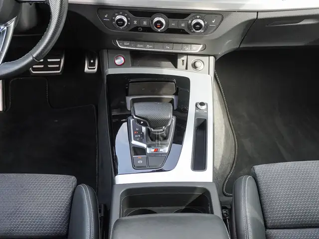 Audi SQ5 view 15