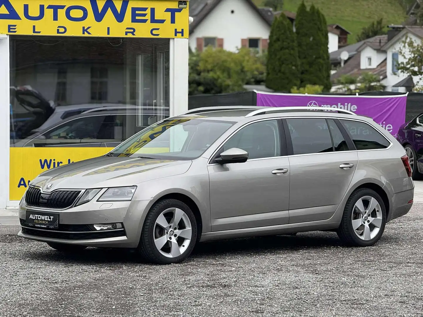 Skoda Octavia Style 4x4 ALLRAD DSG AUTOMATIK *ERSTBESITZ *SZH Beige - 1