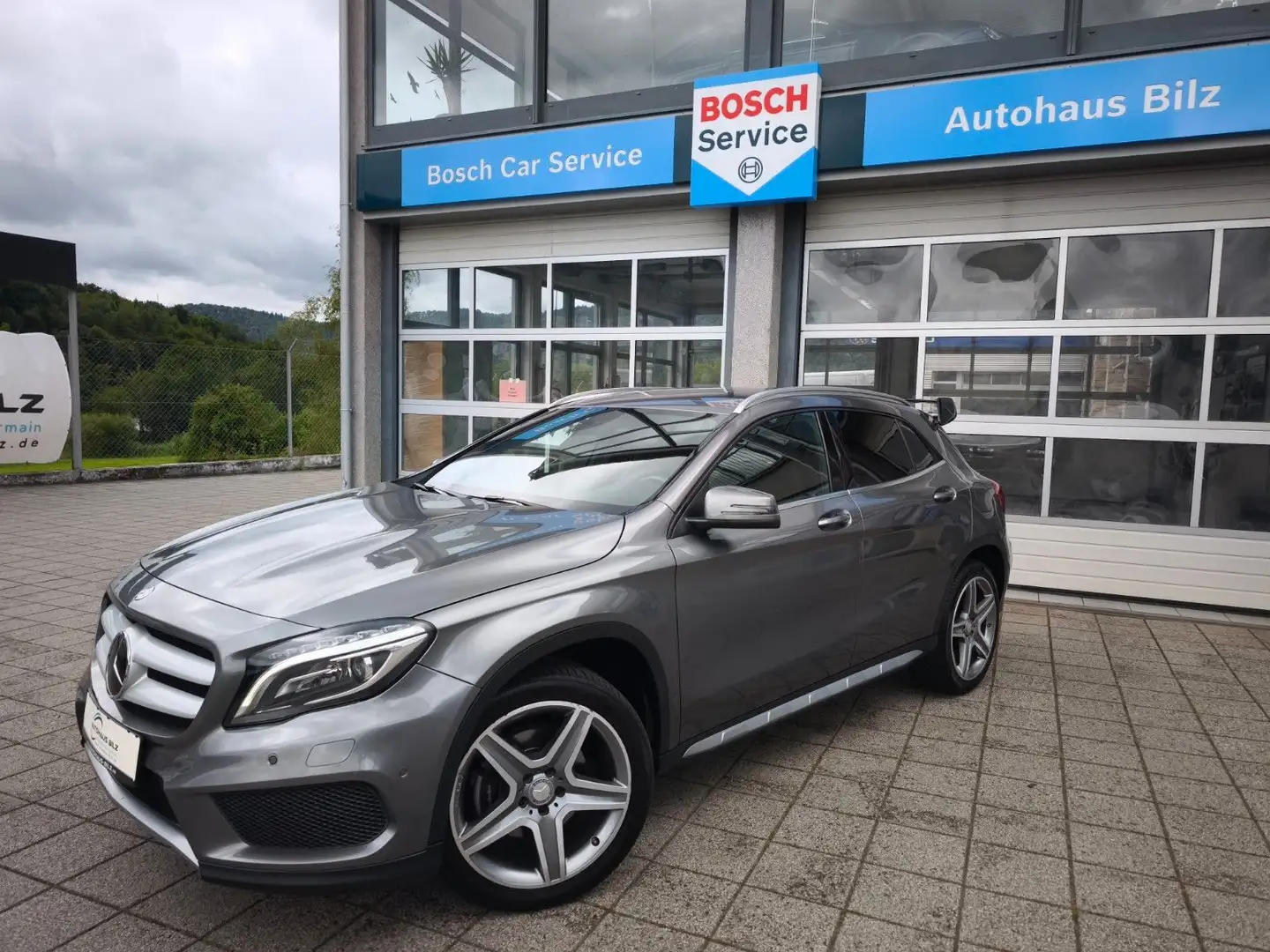 Mercedes-Benz GLA 250 Street Style*AMG*19Zoll* Grau - 2