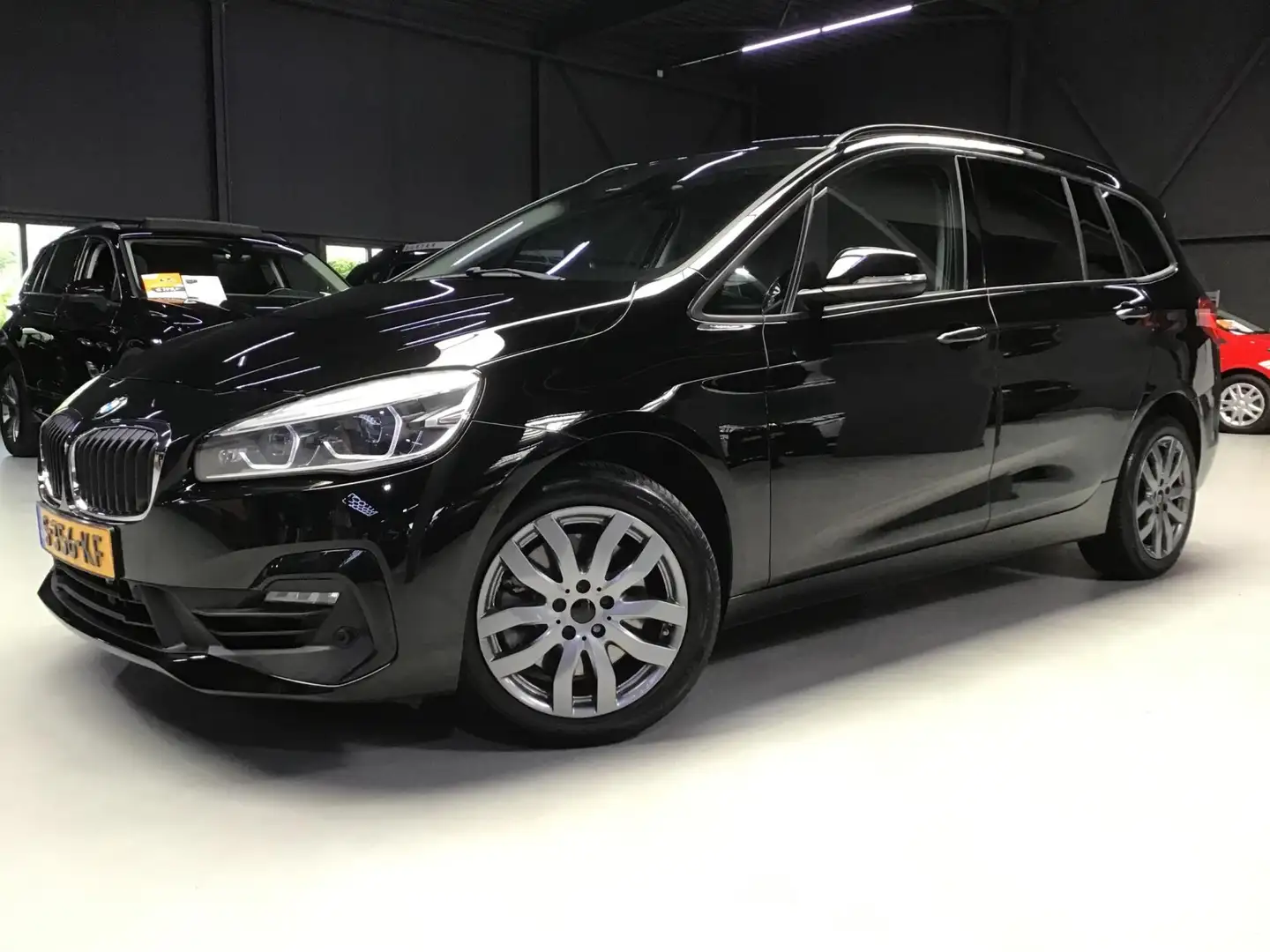 BMW 220 2-serie Gran Tourer 220i 7p. High Executive Launch Zwart - 2