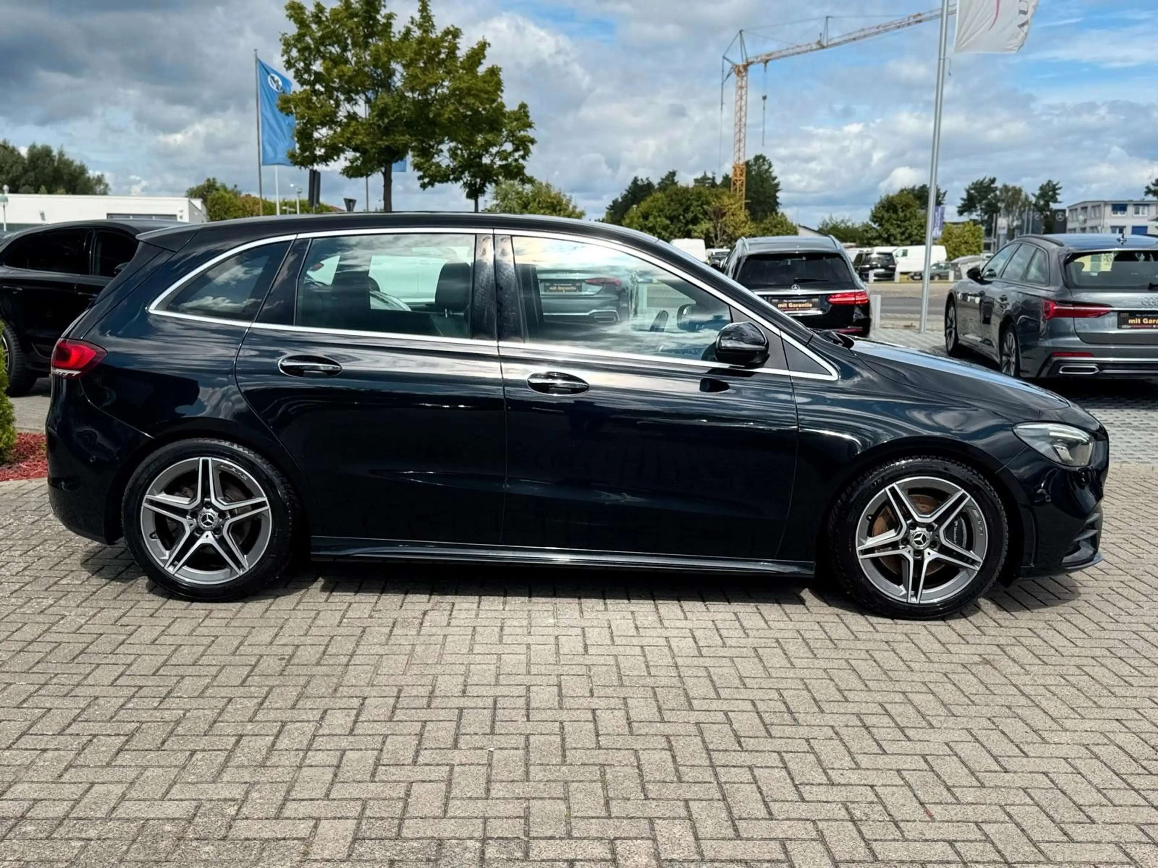 Mercedes-Benz B 220 d 8G-DCT"AMG"AHK"KEYLESS"ACC"SPUR ASS."SHZ — photo 6