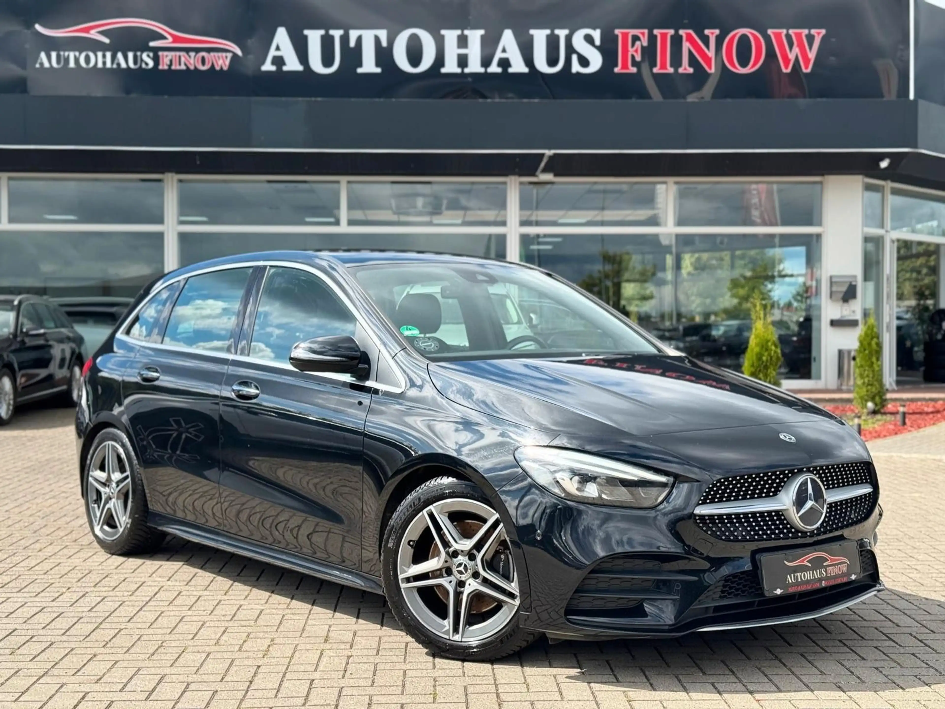 Mercedes-Benz B 220 d 8G-DCT"AMG"AHK"KEYLESS"ACC"SPUR ASS."SHZ