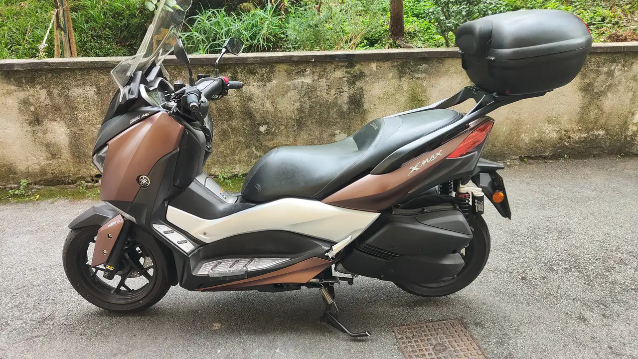 Yamaha X-Max 300