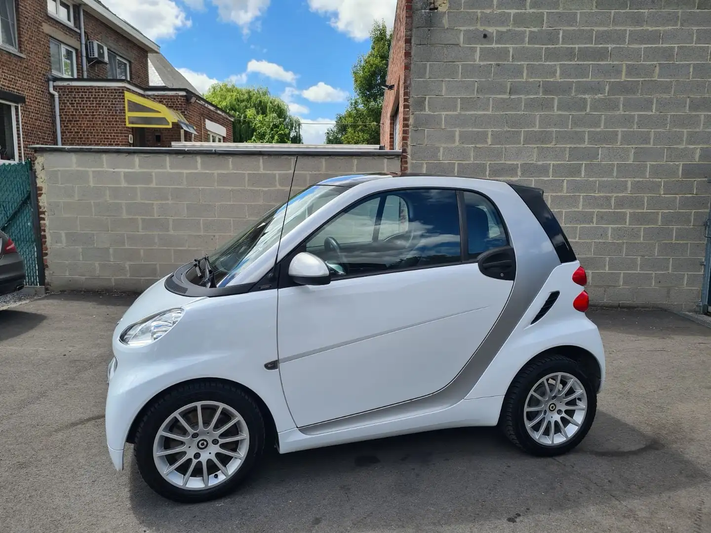 smart forTwo Coupe 1.0i Mhd Passion *AUTOMAAT 1STE EIGENAAR* Blanc - 2