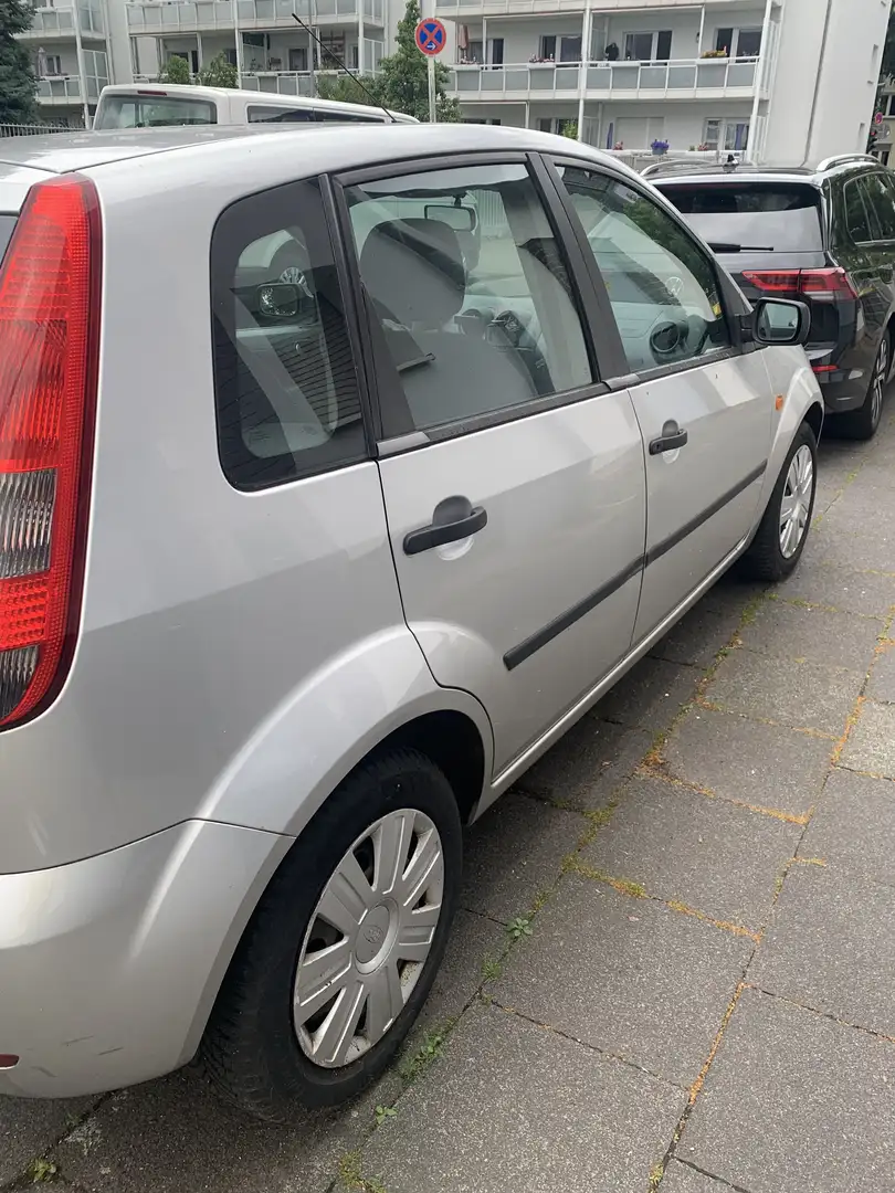 Ford Fiesta Trend - 2