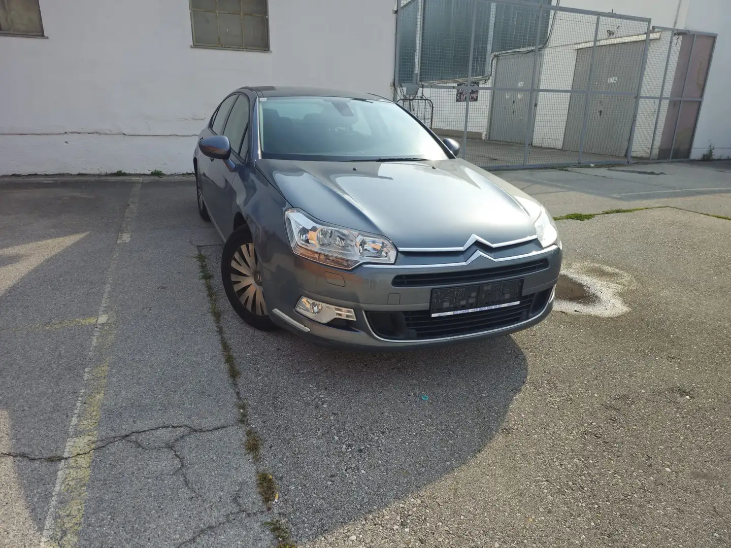 Citroen C5 C5 2,0 HDI Exclusive FAP Aut. Exclusive Grau - 2
