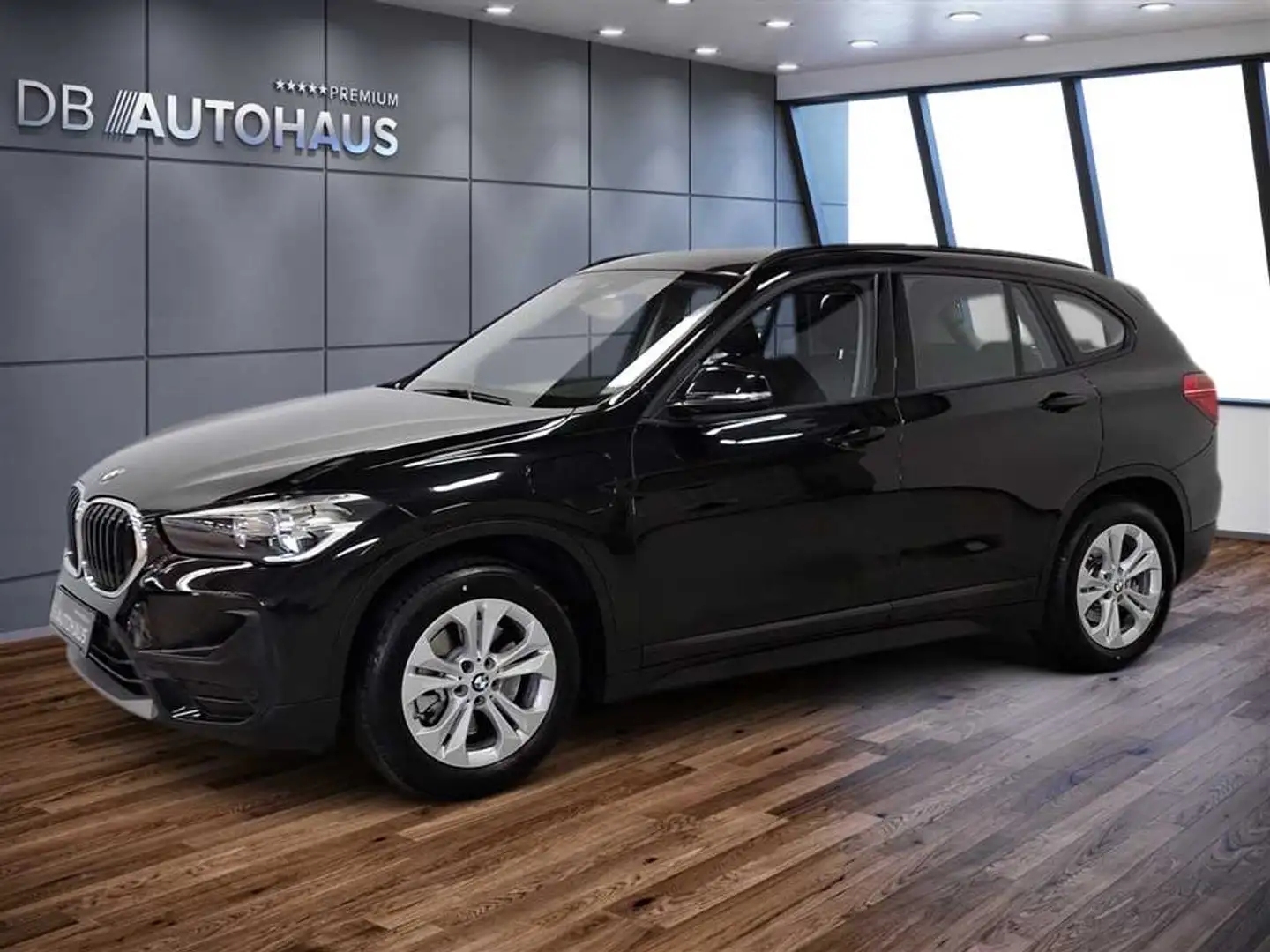 BMW X1 xDrive 25e Advantage Steptronic Schwarz - 1