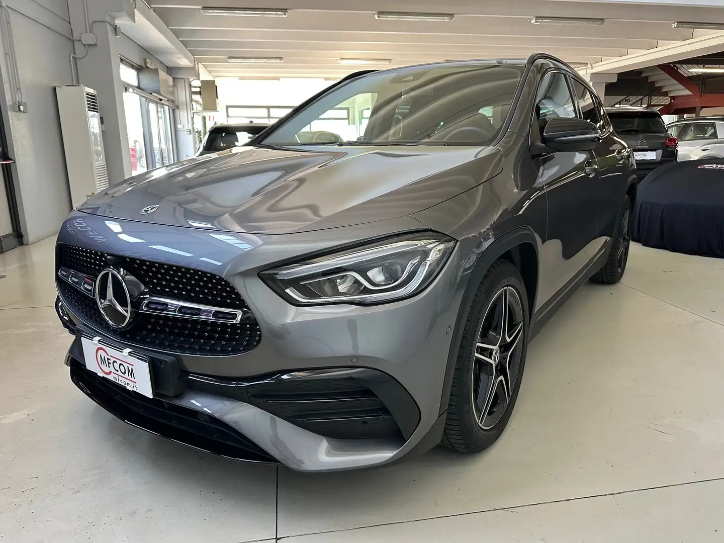 Mercedes-Benz GLA 200 d Premium 4matic auto Grigio - 1