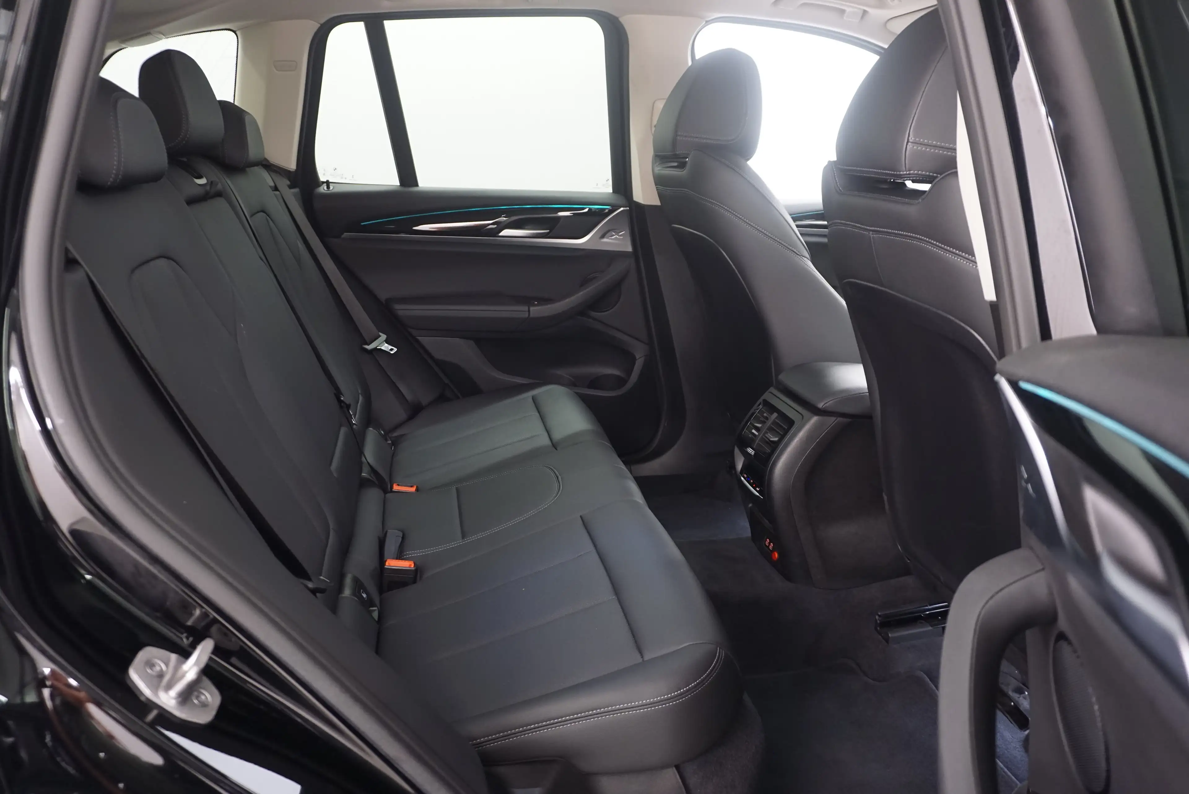 BMW X3 xDr. 20 d // Anhängervorrichtung// Ambientebel. — photo 19