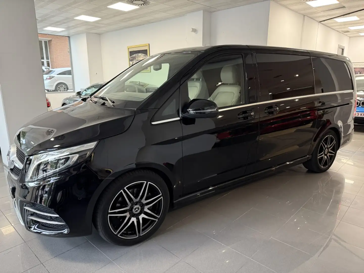 Mercedes-Benz V 250 250d Largo Avantgarde Nero - 2