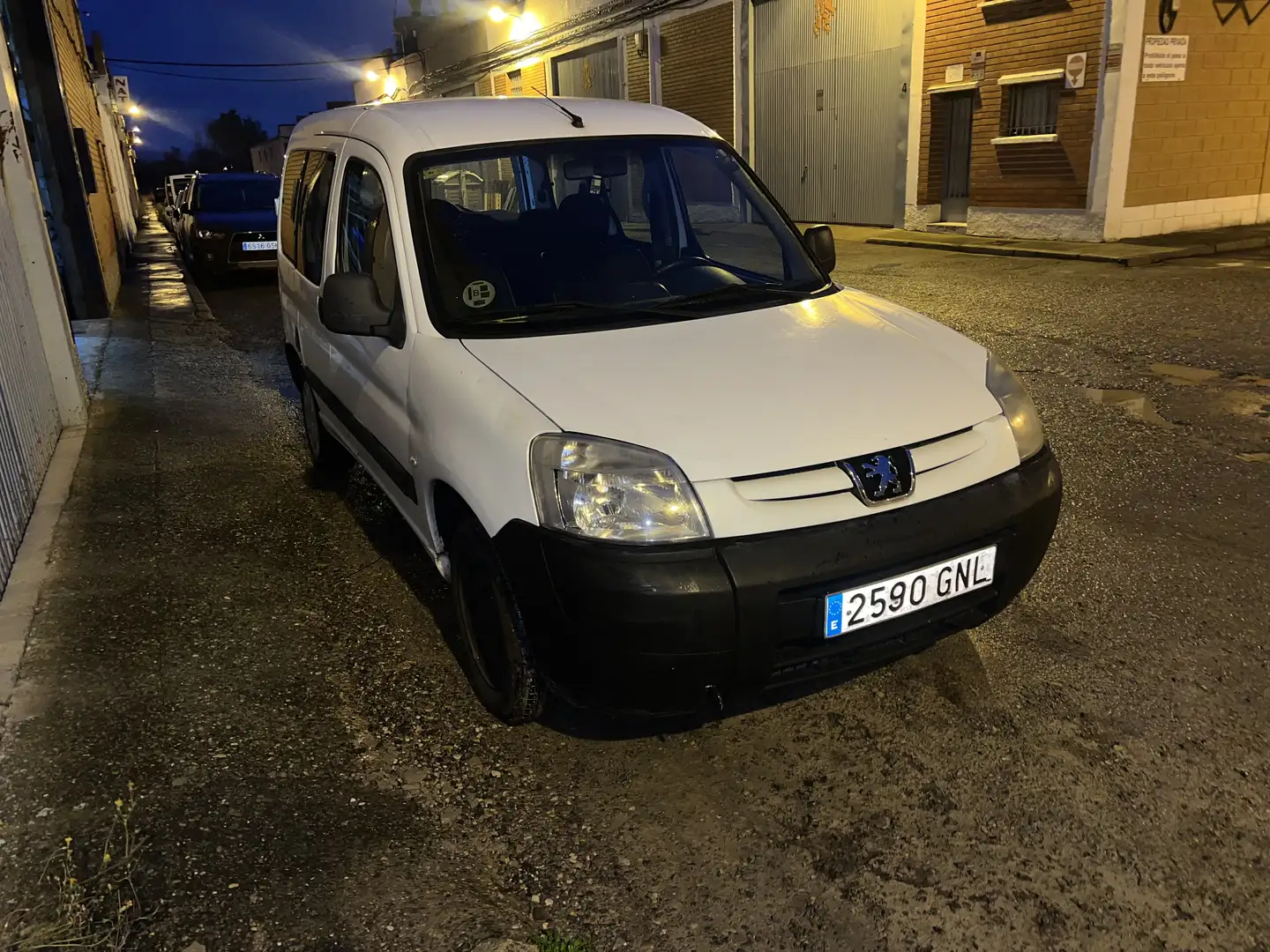 Peugeot Partner 1.6HDI 75 Combi Plus - 2